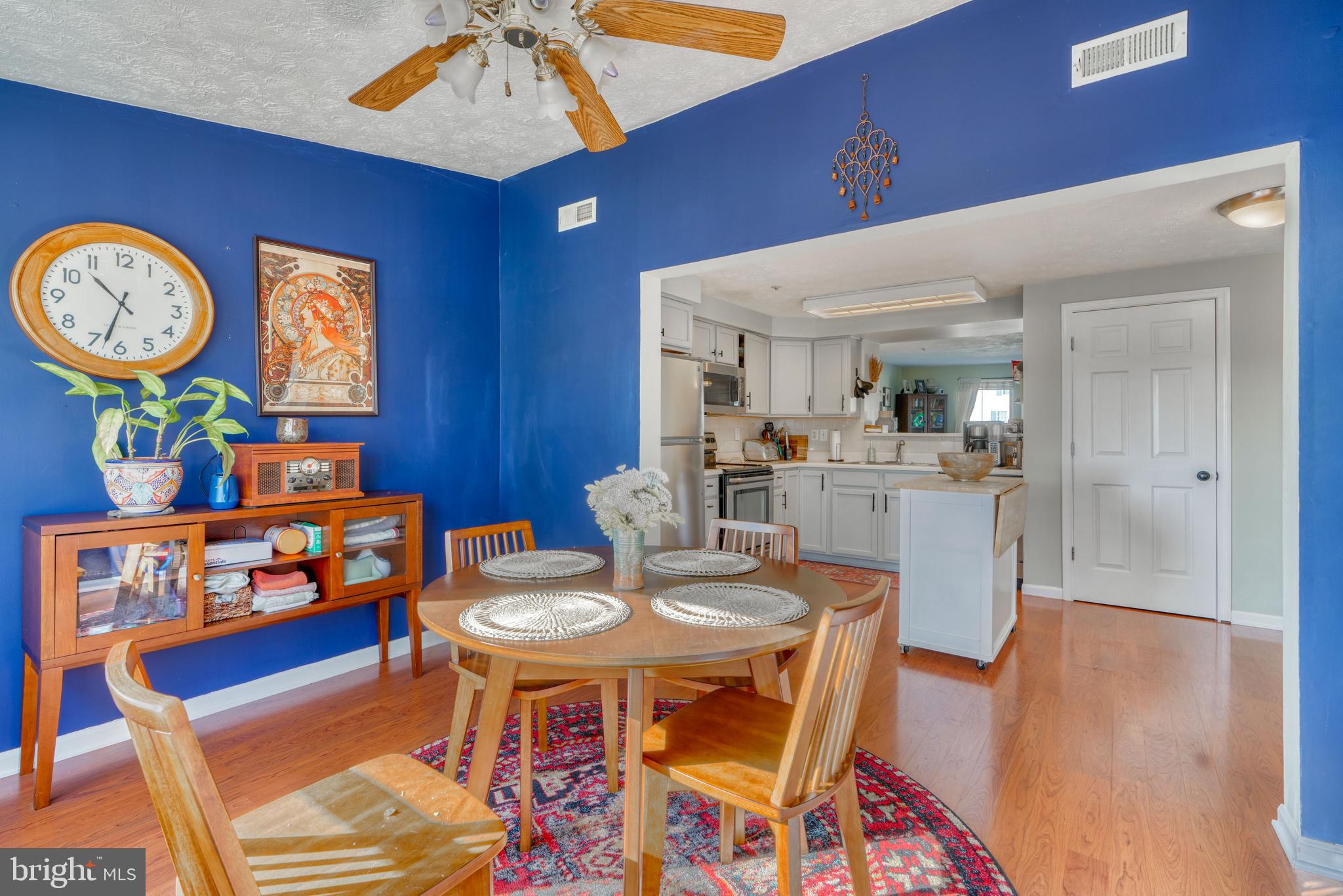 BRENTWOOD CONDO - Residential