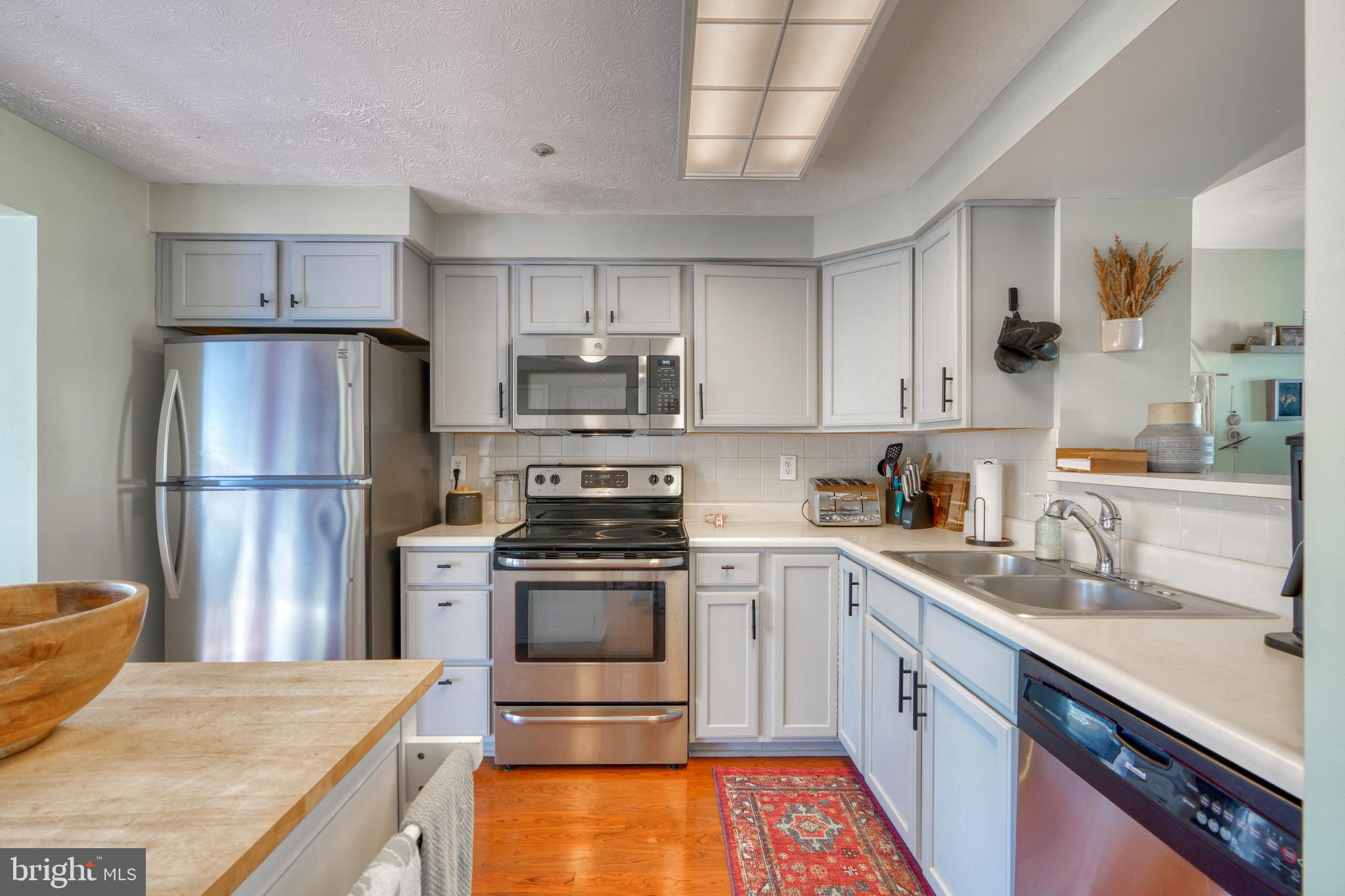 BRENTWOOD CONDO - Residential