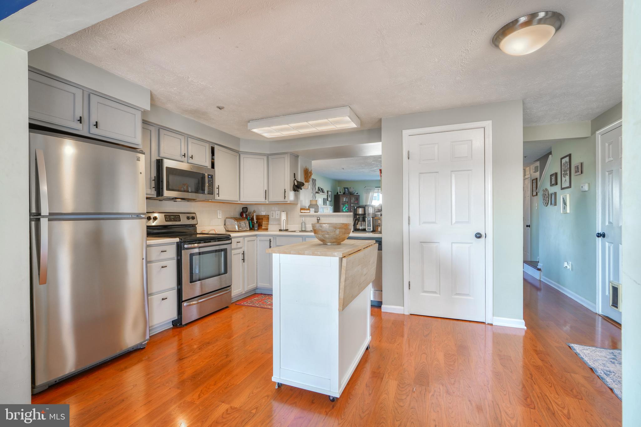 BRENTWOOD CONDO - Residential