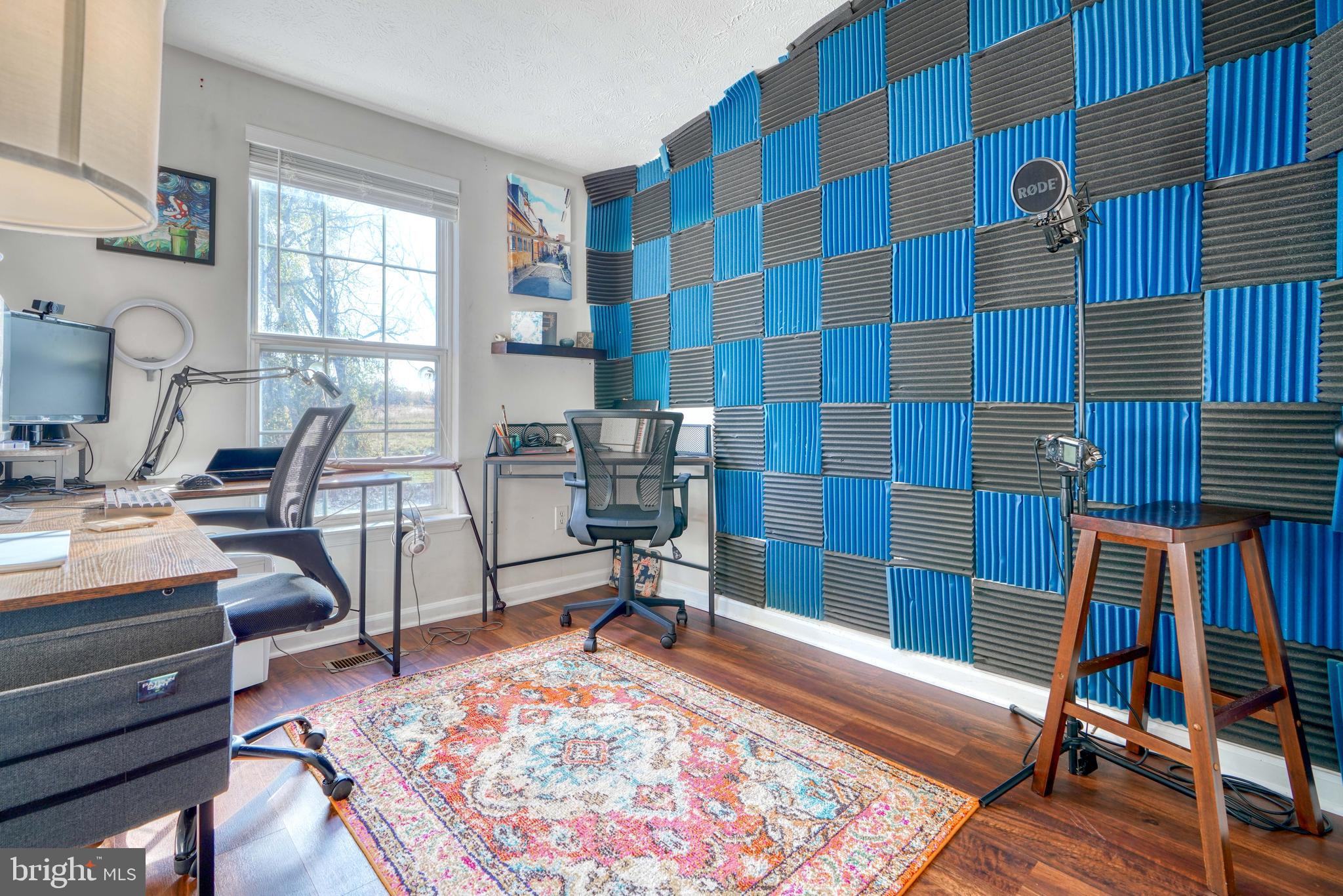 BRENTWOOD CONDO - Residential