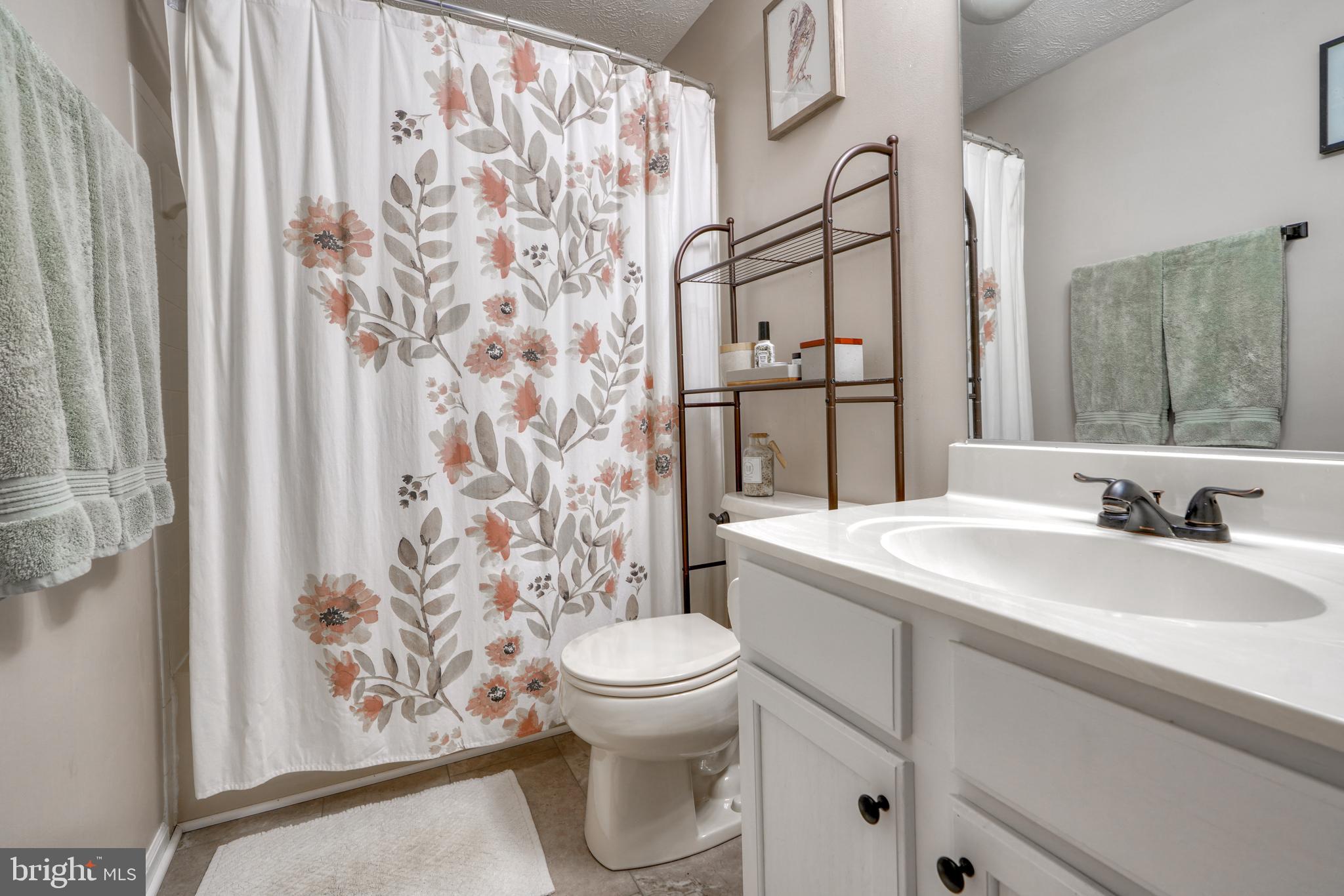 BRENTWOOD CONDO - Residential