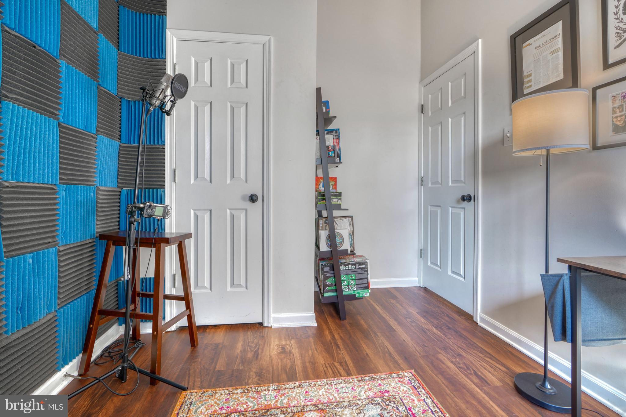 BRENTWOOD CONDO - Residential