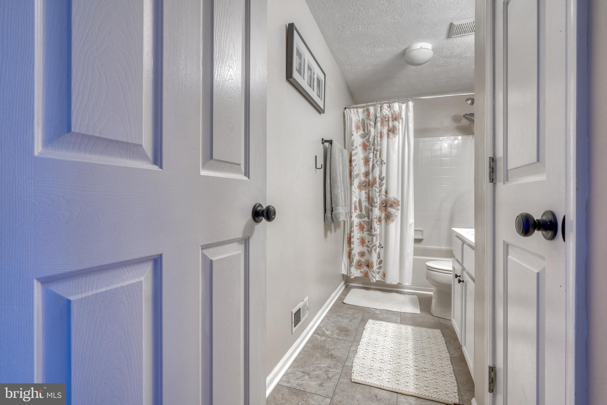 BRENTWOOD CONDO - Residential