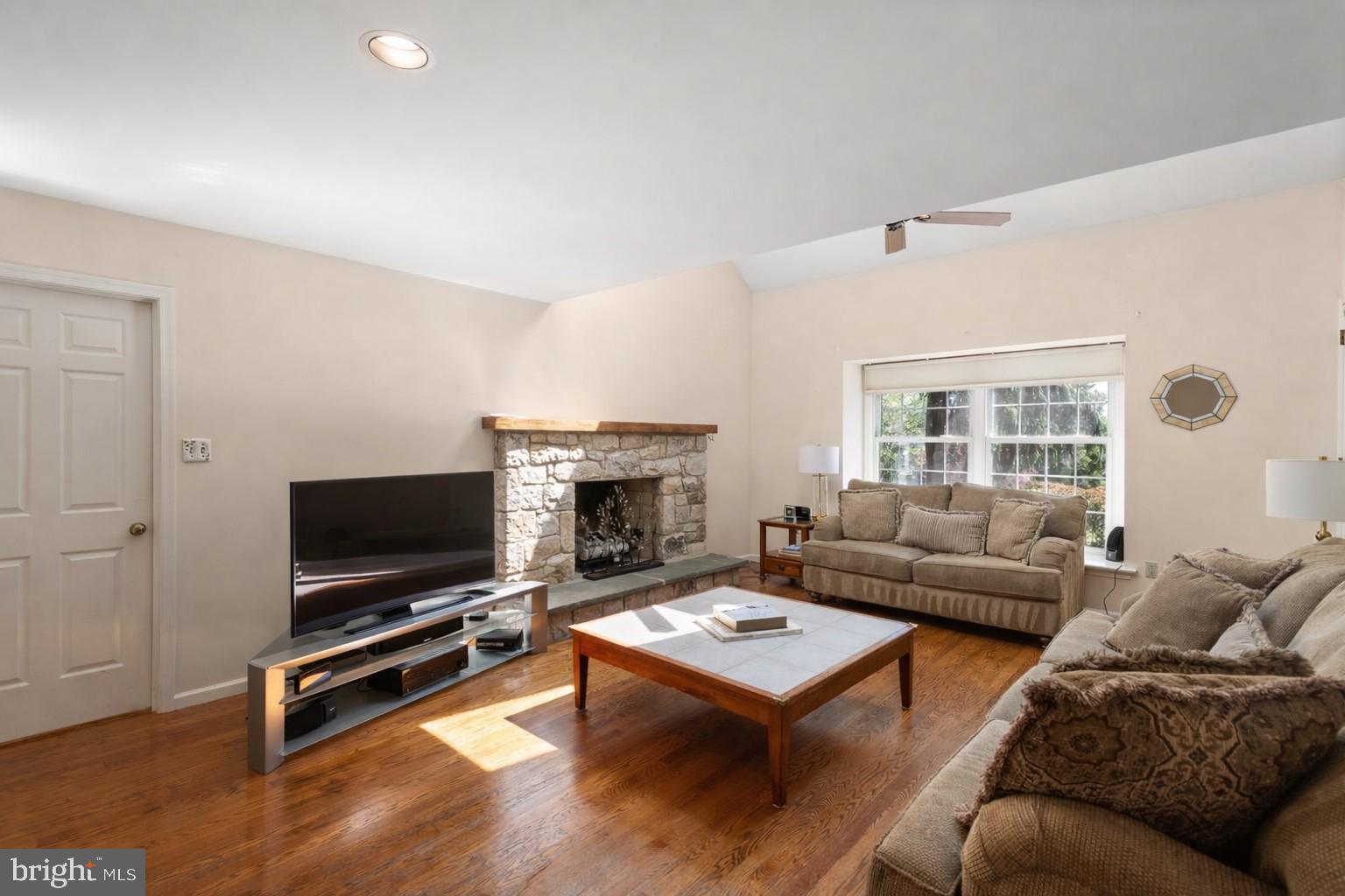 VALLEY VIEW - Residential