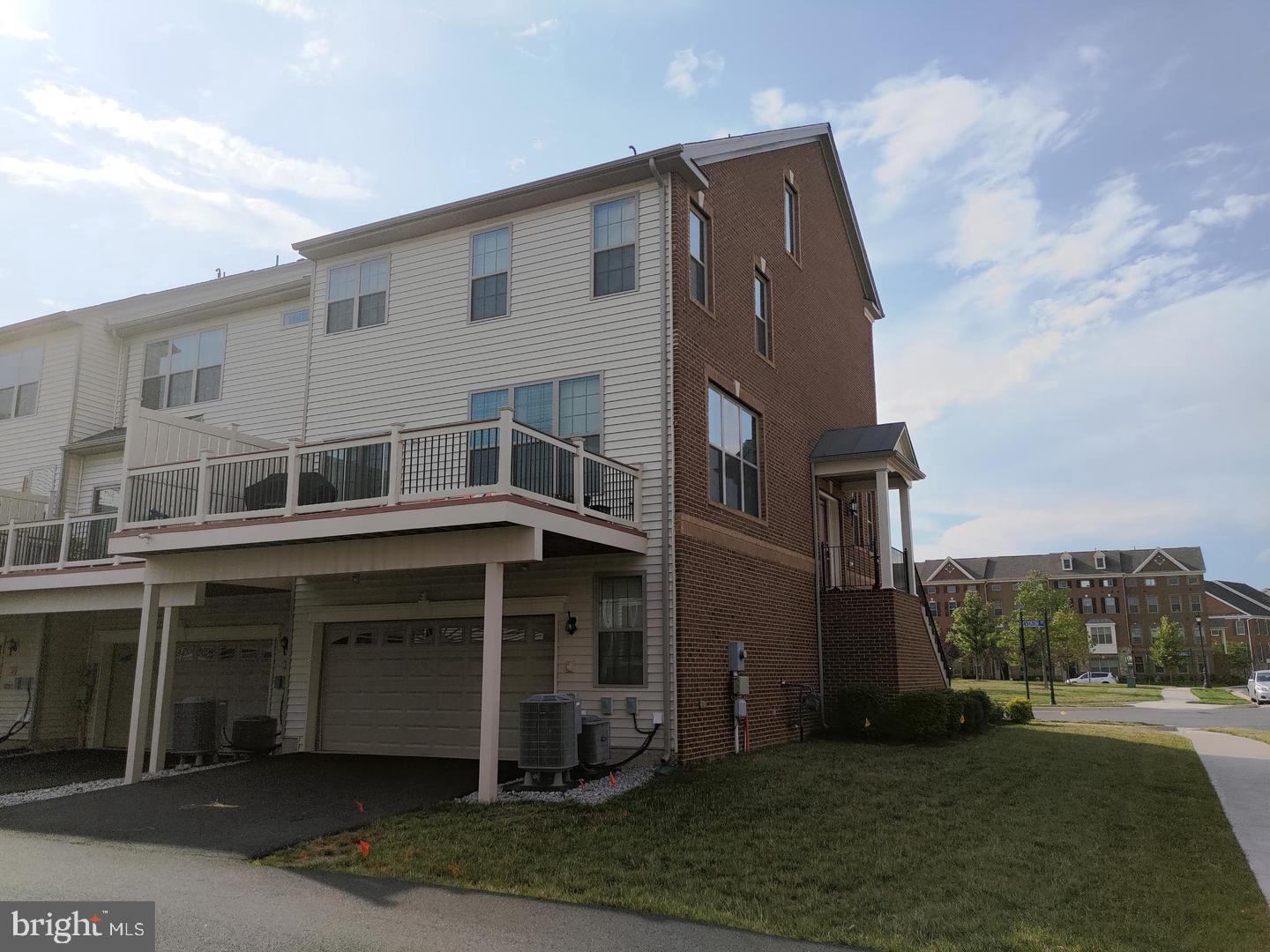 MOOREFIELD - Residential Lease