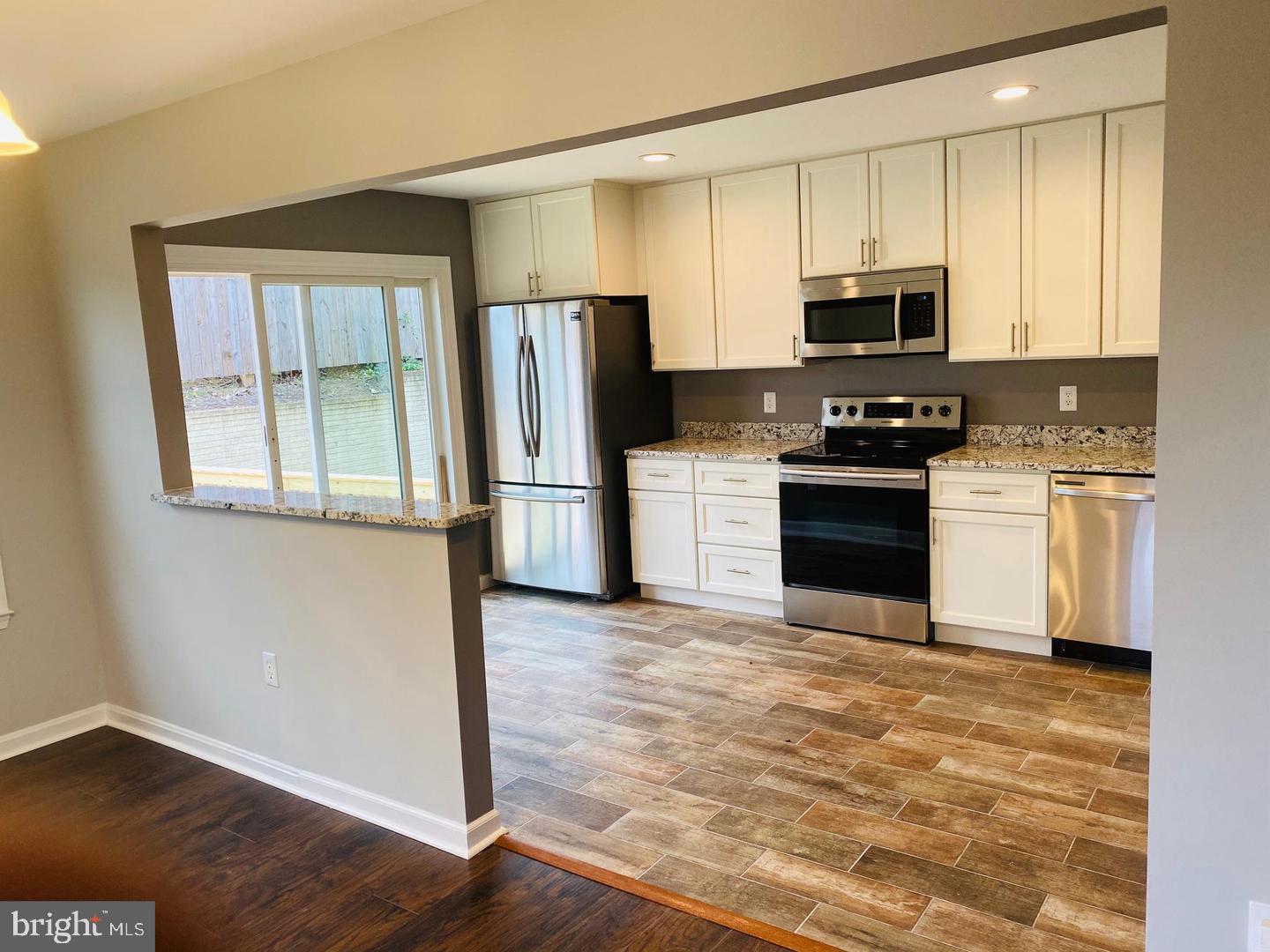 SUNNINGDALE MEADOWS - Residential