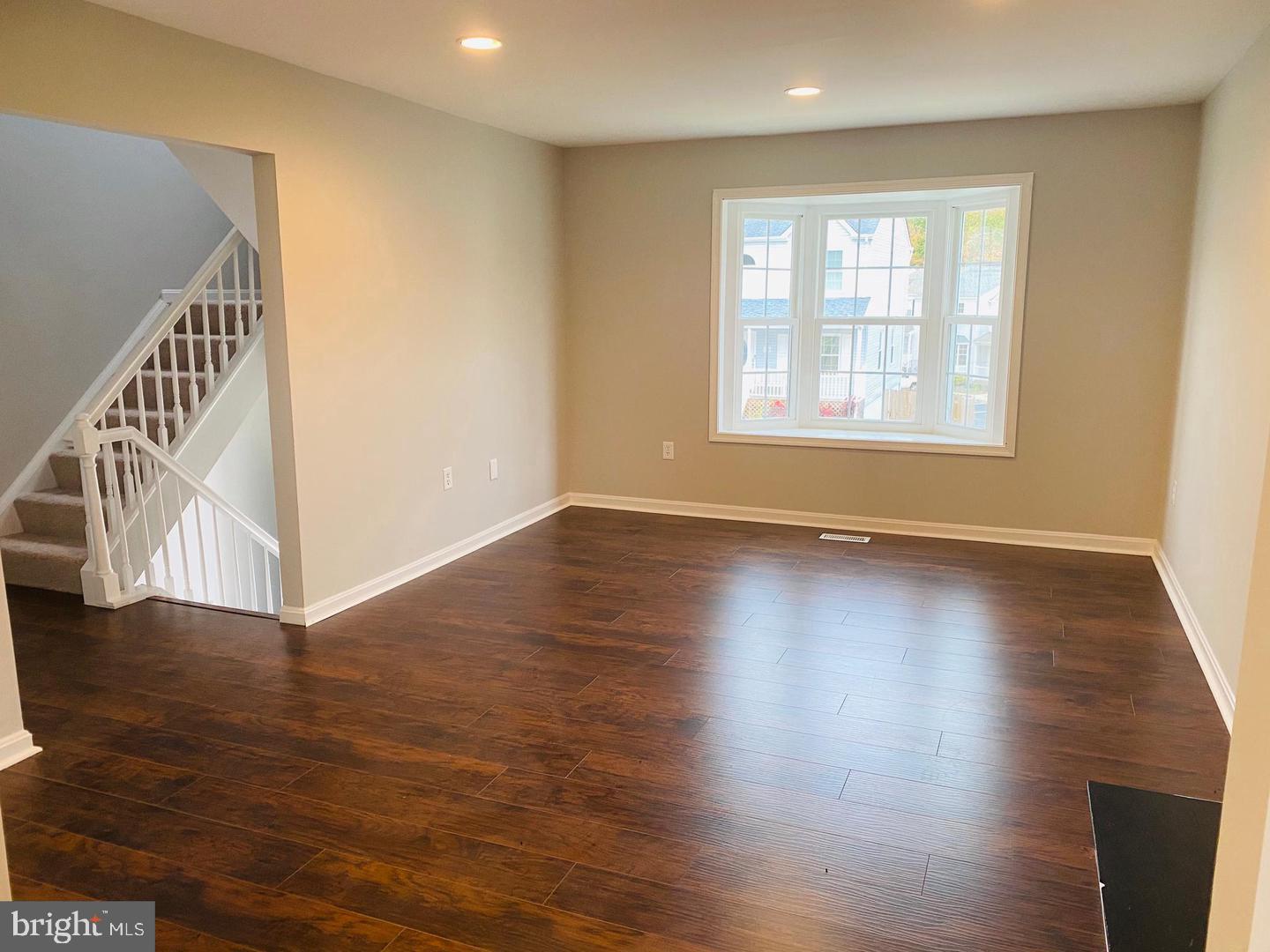 SUNNINGDALE MEADOWS - Residential