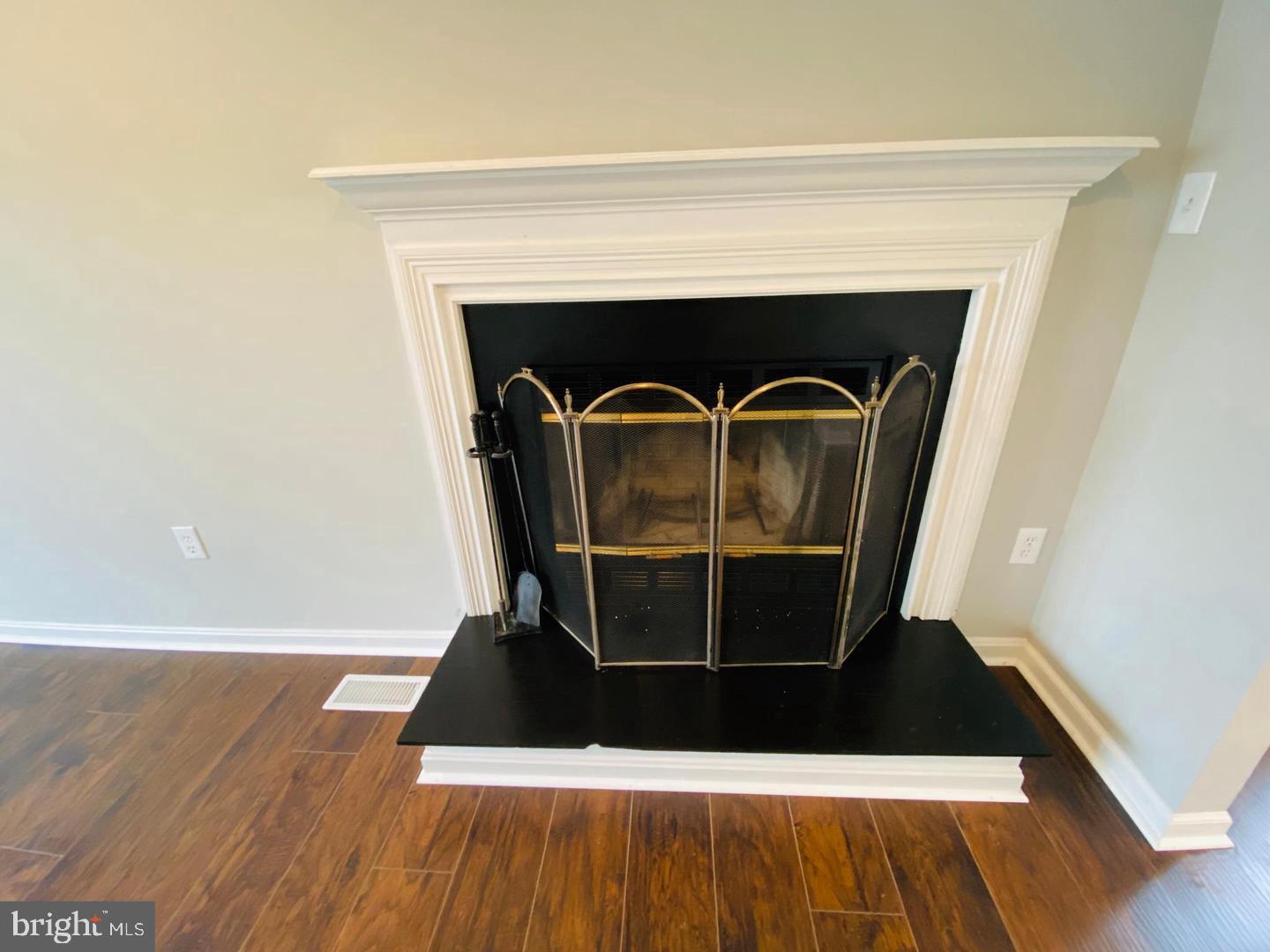 SUNNINGDALE MEADOWS - Residential