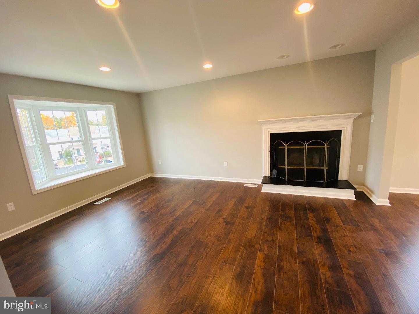 SUNNINGDALE MEADOWS - Residential