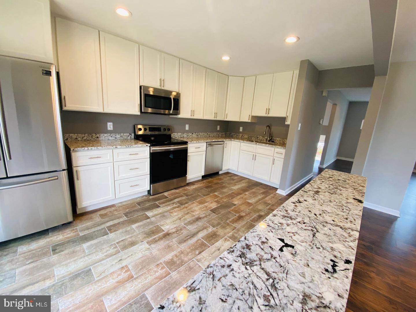 SUNNINGDALE MEADOWS - Residential