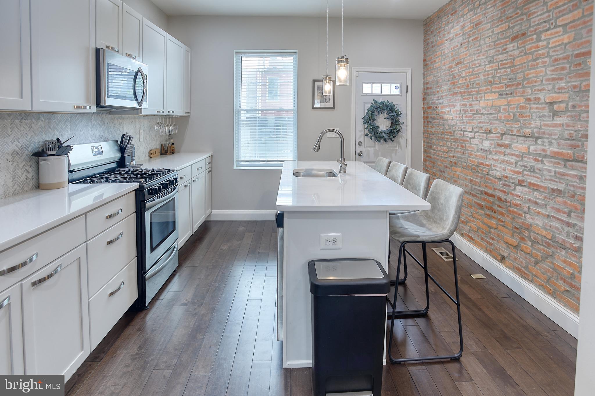 GREEKTOWN - Residential Lease