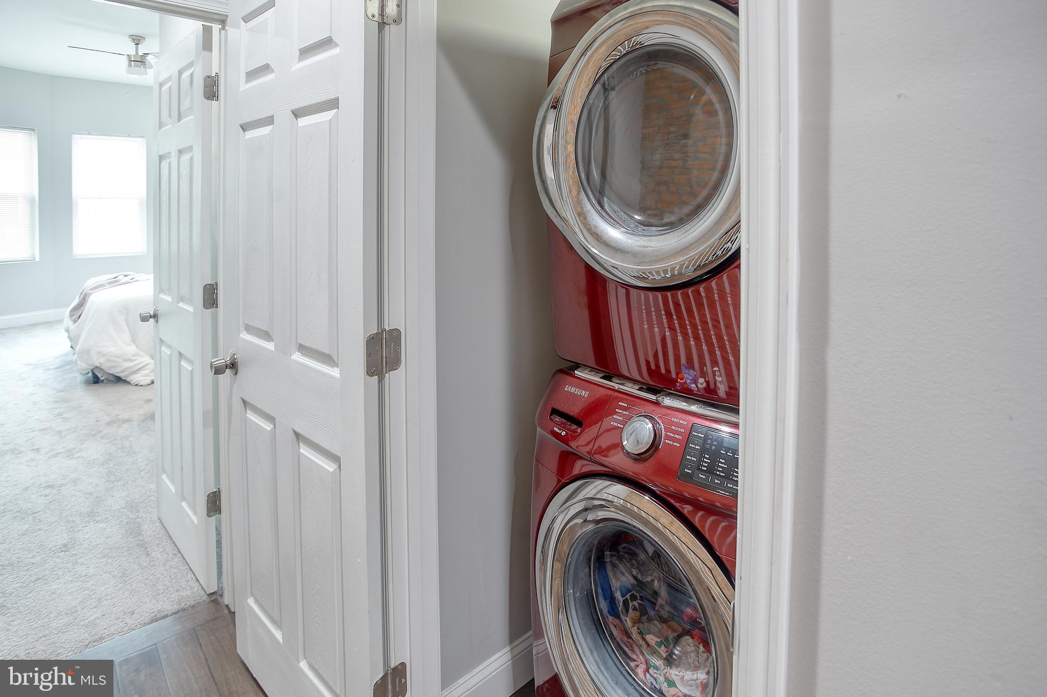 GREEKTOWN - Residential Lease