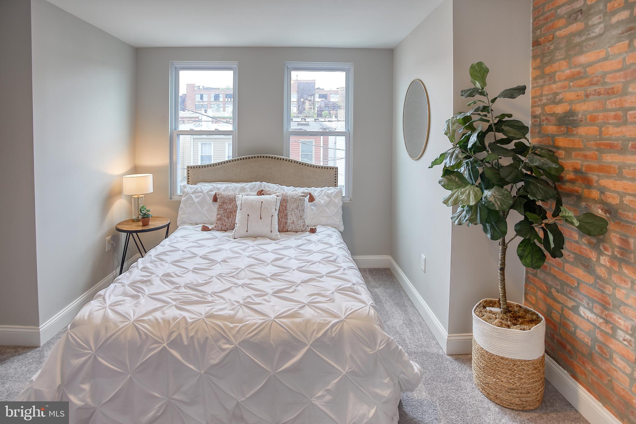 GREEKTOWN - Residential Lease