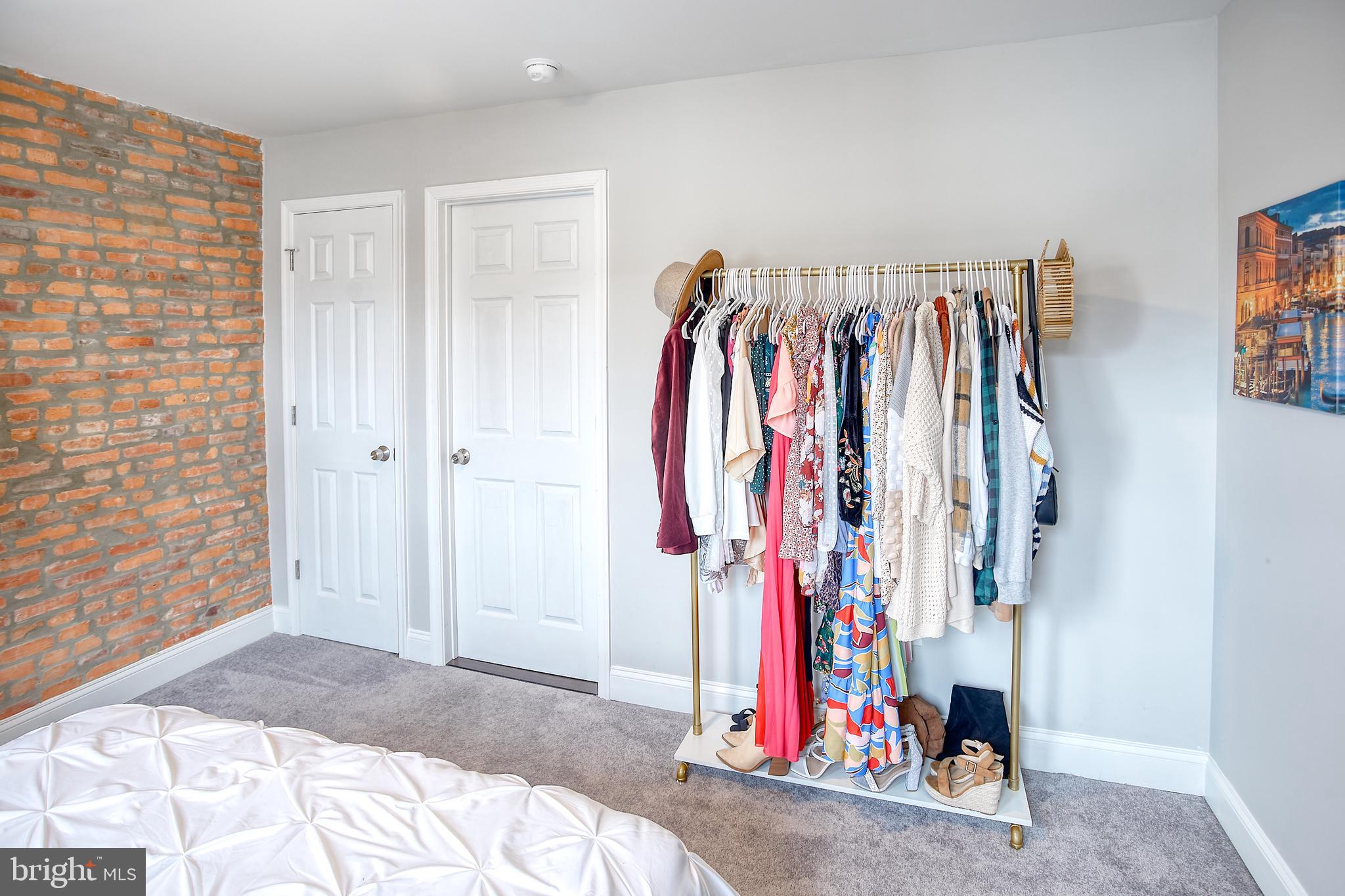 GREEKTOWN - Residential Lease