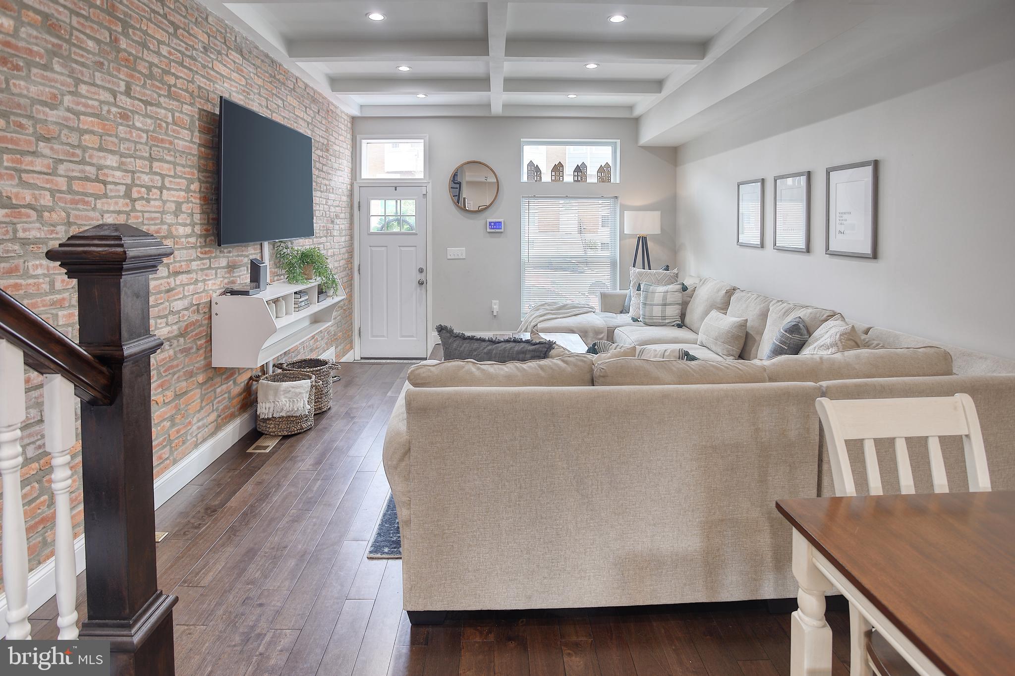 GREEKTOWN - Residential Lease