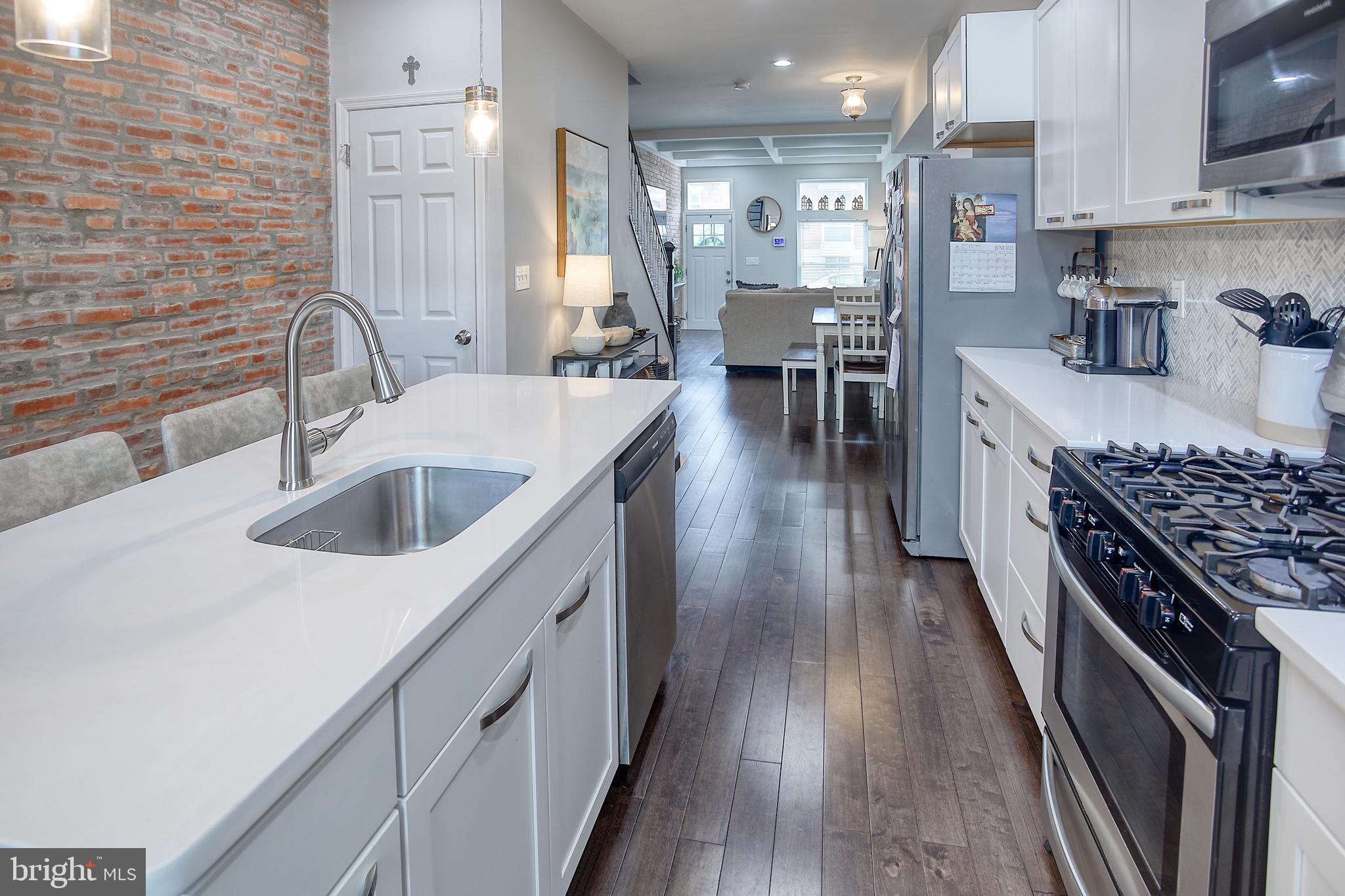 GREEKTOWN - Residential Lease