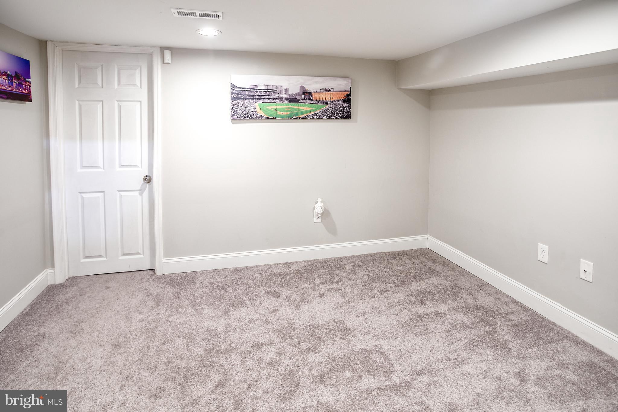 GREEKTOWN - Residential Lease