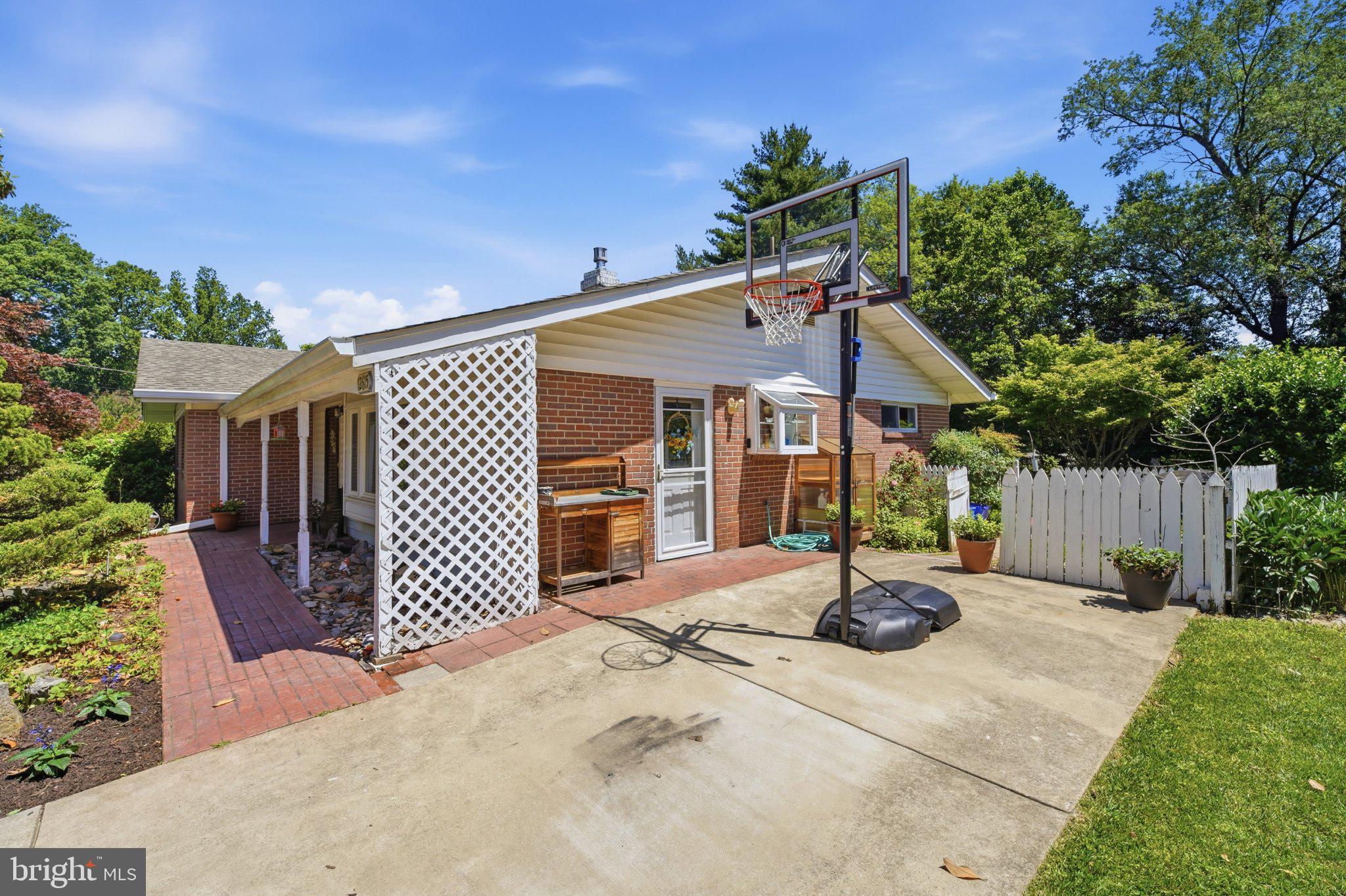 12615 EASTBOURNE DRIVE
