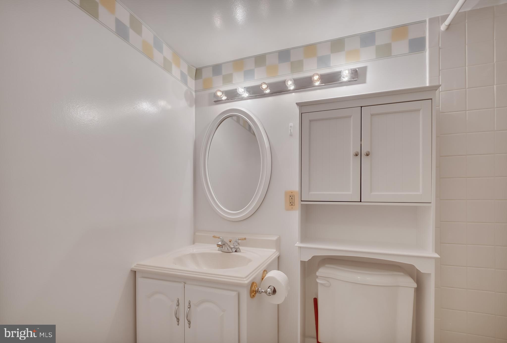 FAIRFAX PLAZA TOWNHOUSES - Residential