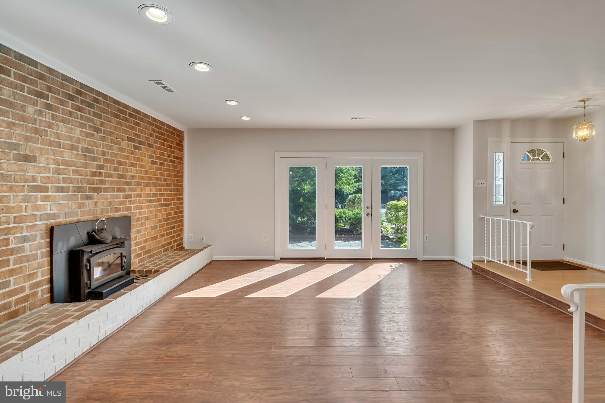 FAIRFAX PLAZA TOWNHOUSES - Residential