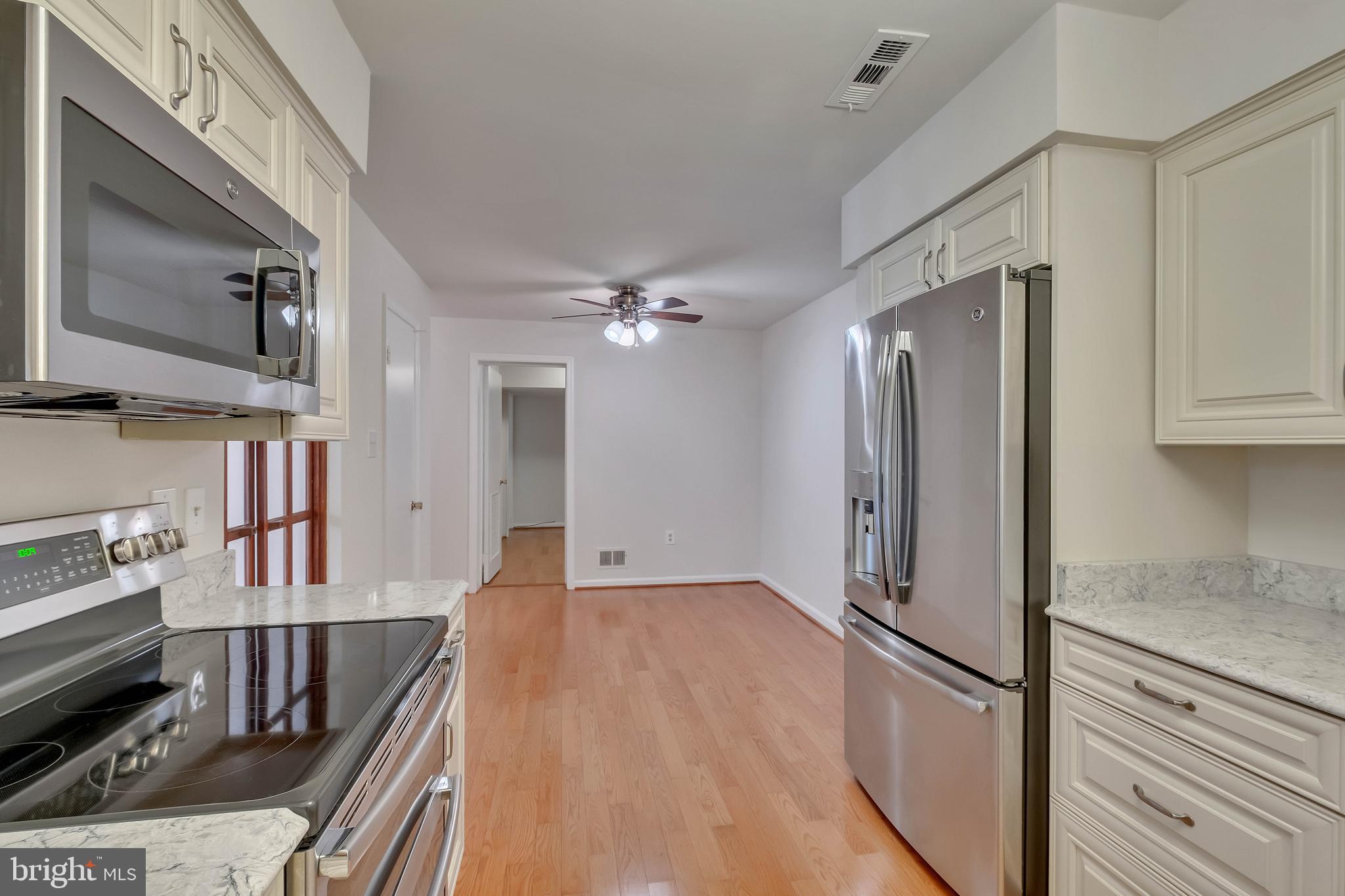 FAIRFAX PLAZA TOWNHOUSES - Residential