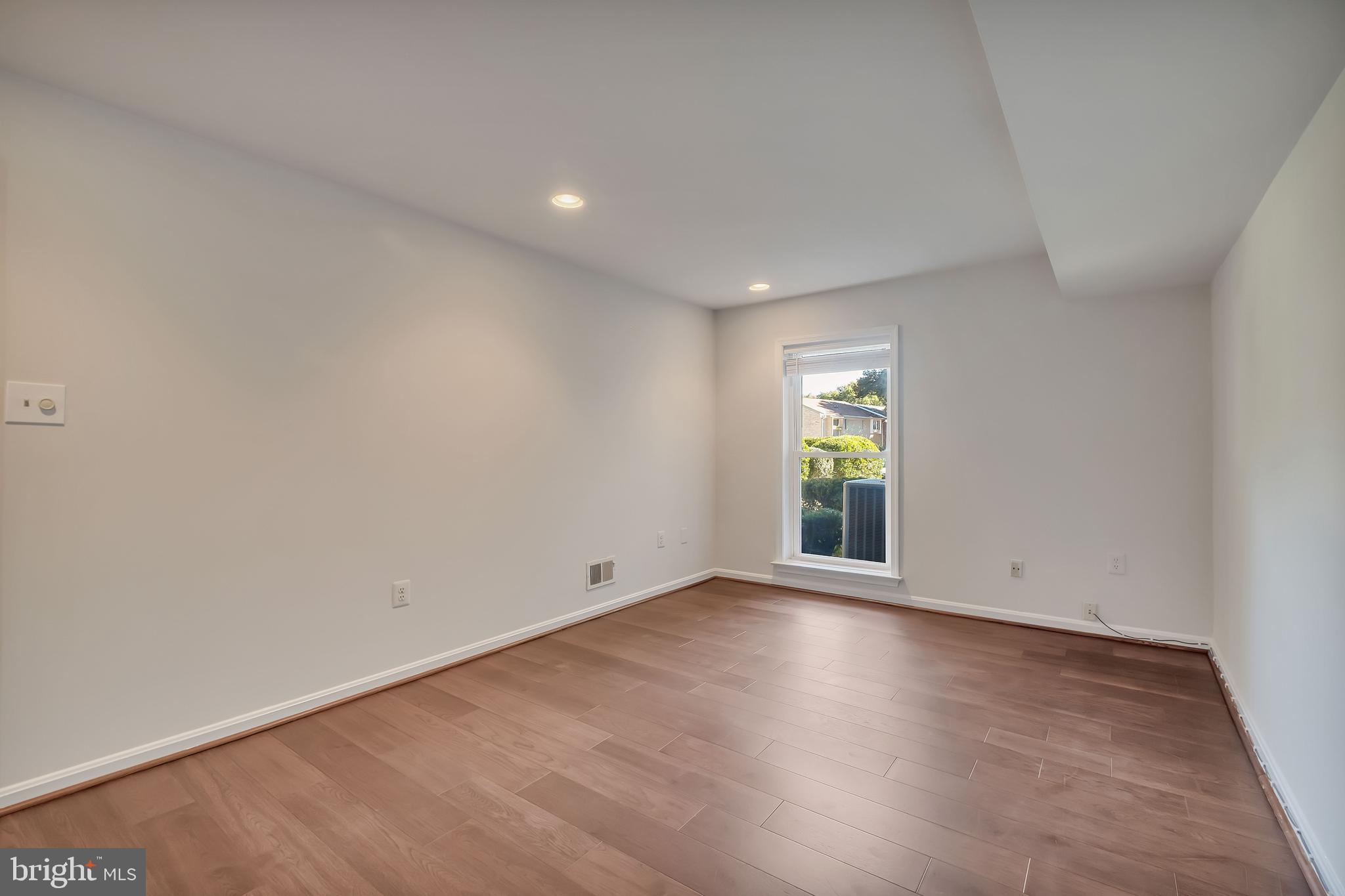 FAIRFAX PLAZA TOWNHOUSES - Residential