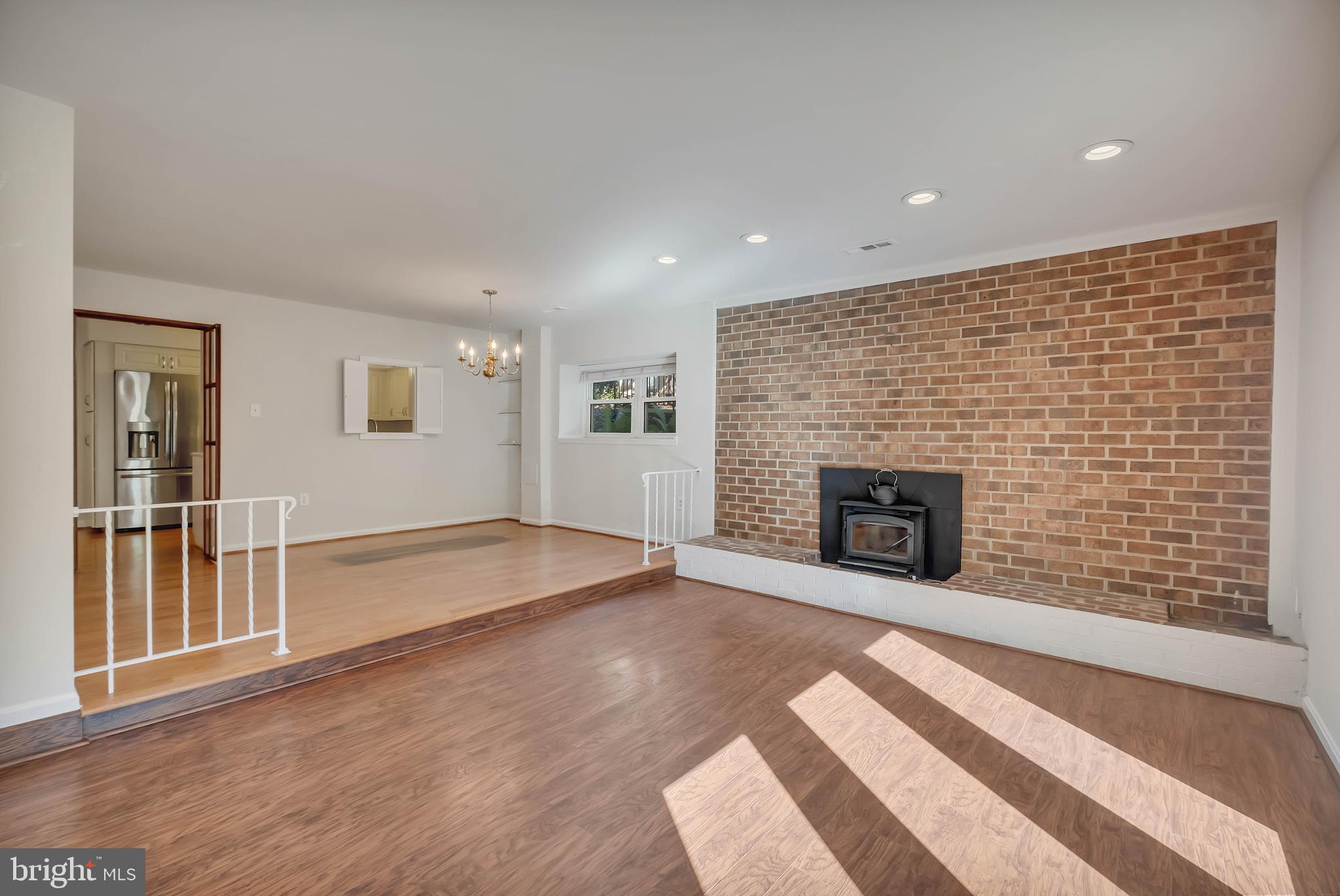 FAIRFAX PLAZA TOWNHOUSES - Residential