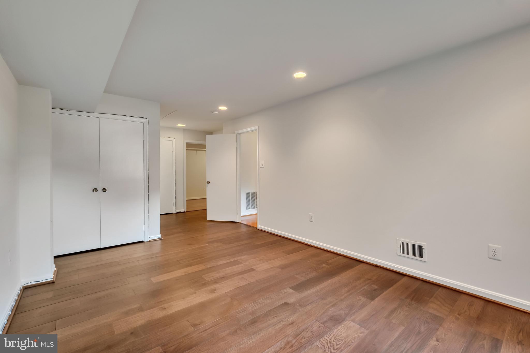 FAIRFAX PLAZA TOWNHOUSES - Residential