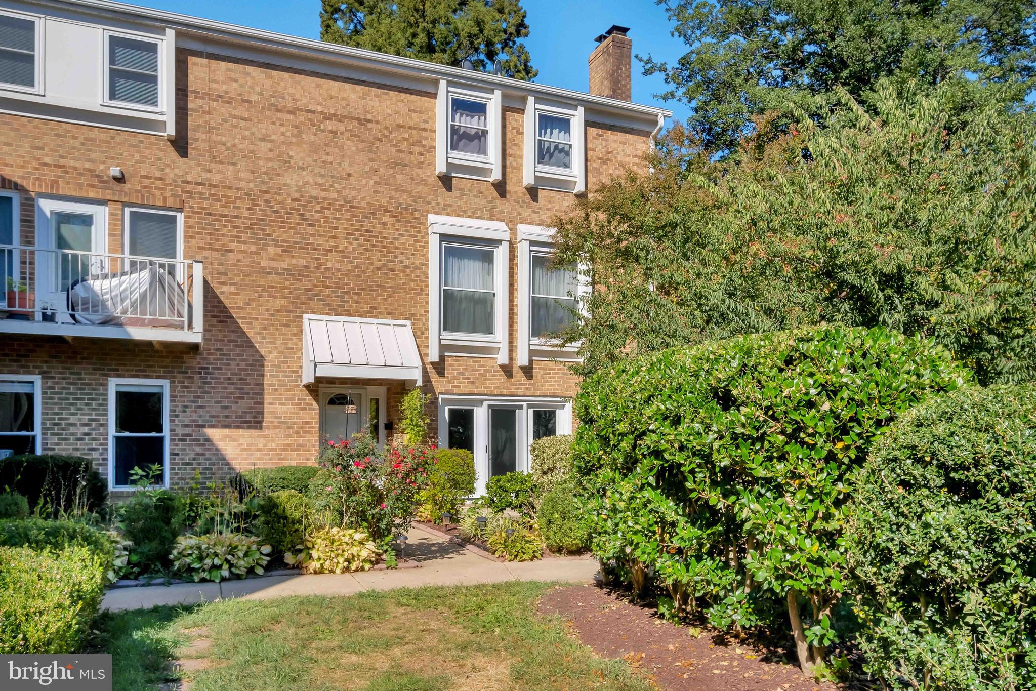 FAIRFAX PLAZA TOWNHOUSES - Residential