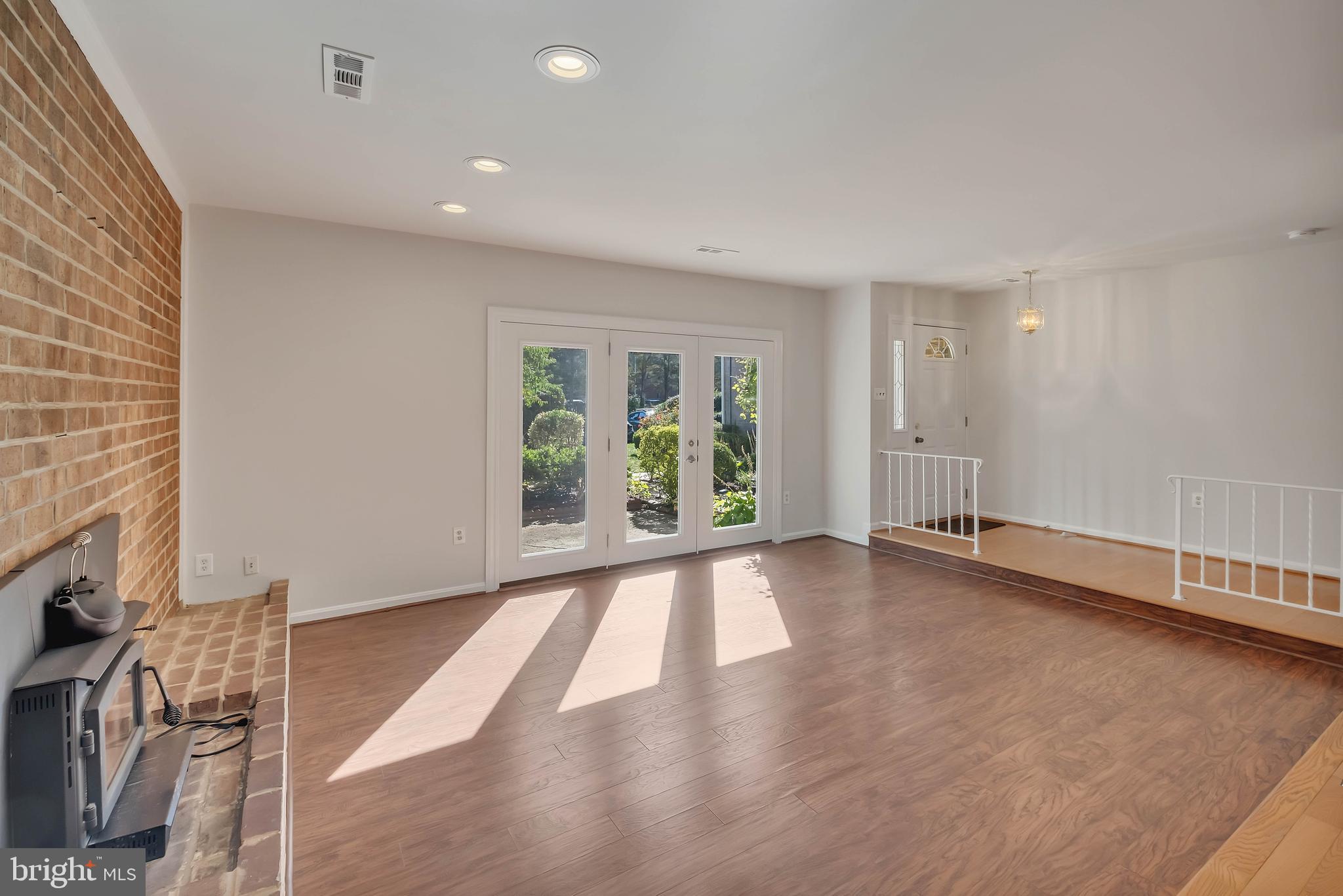 FAIRFAX PLAZA TOWNHOUSES - Residential