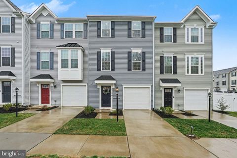 Townhouse For Sale - 36060 Coyote Trail<br/> LOCUST GROVE, VA 22508