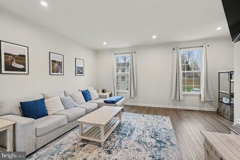 Townhouse For Sale - 36060 Coyote Trail<br/> LOCUST GROVE, VA 22508