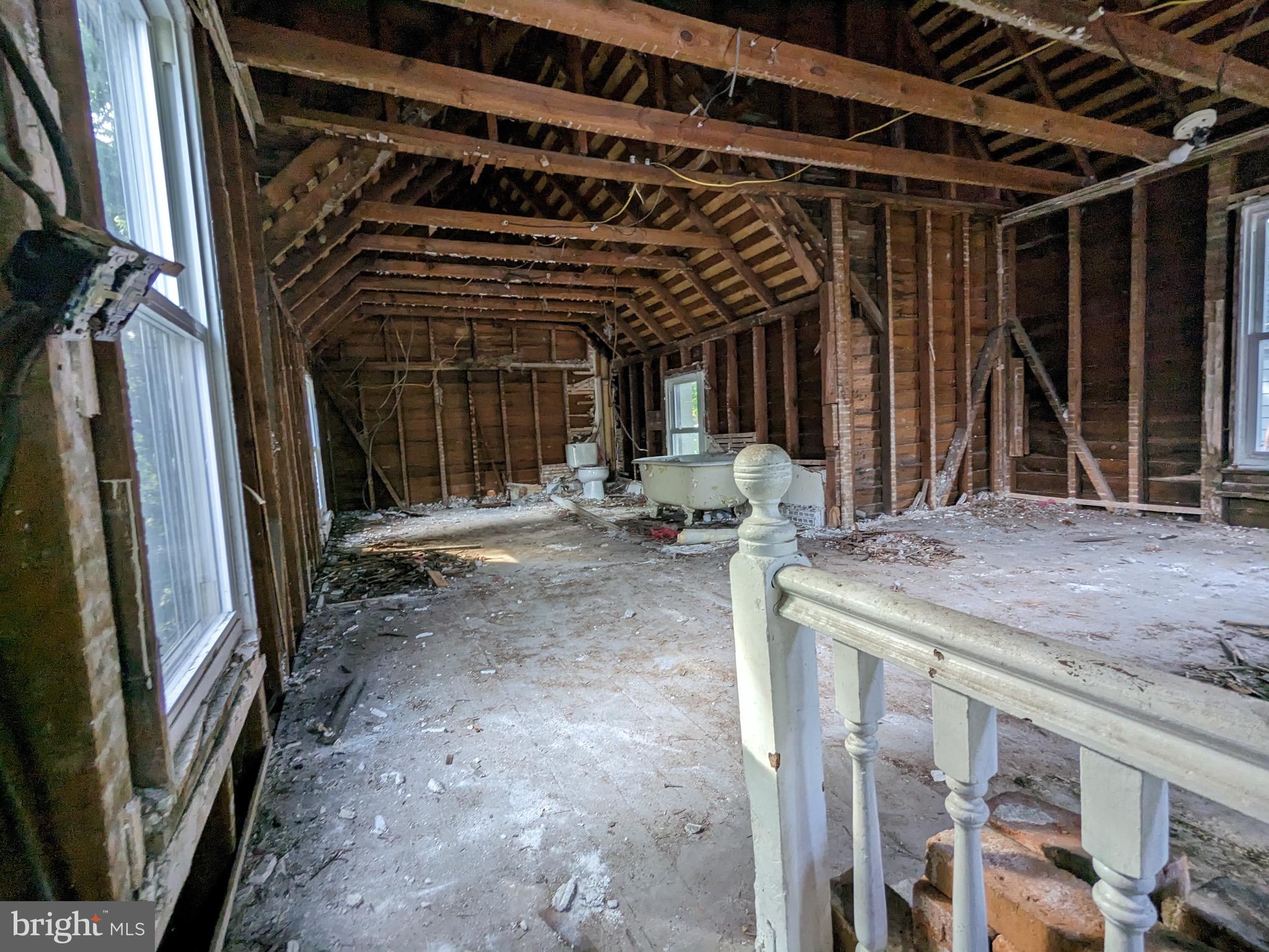 WEST END - Residential