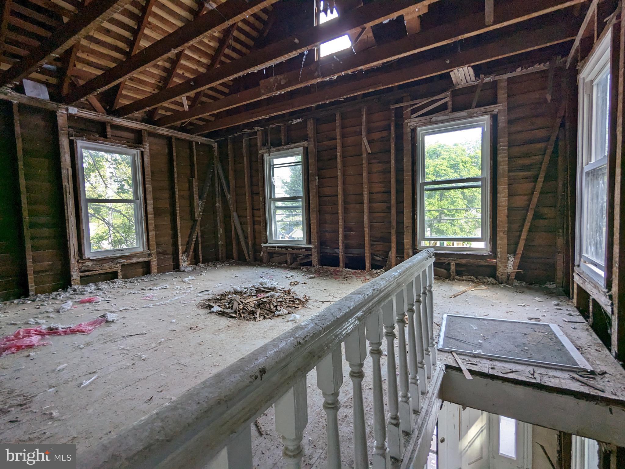 WEST END - Residential