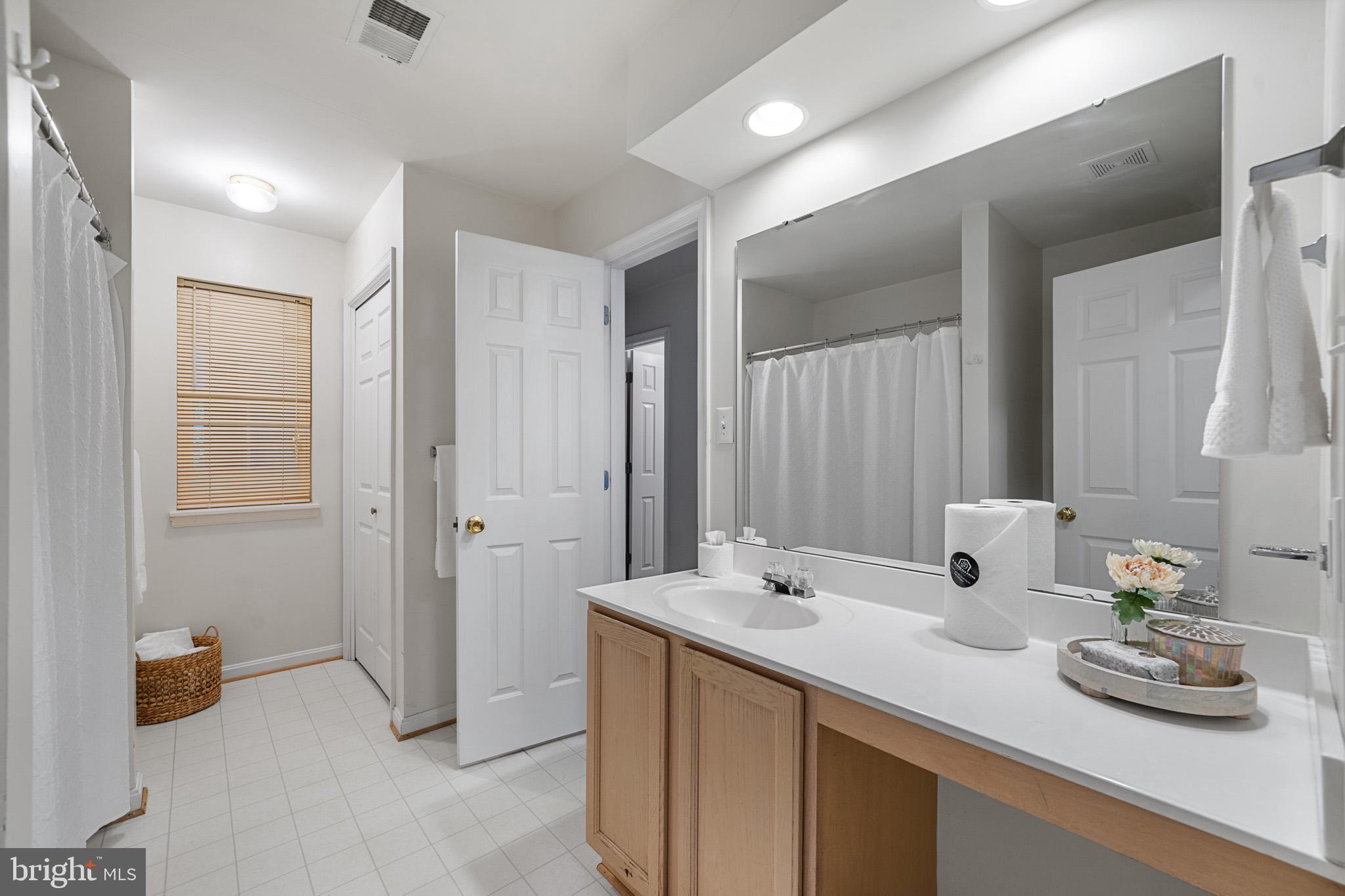 ROLLING MEADOWS - Residential