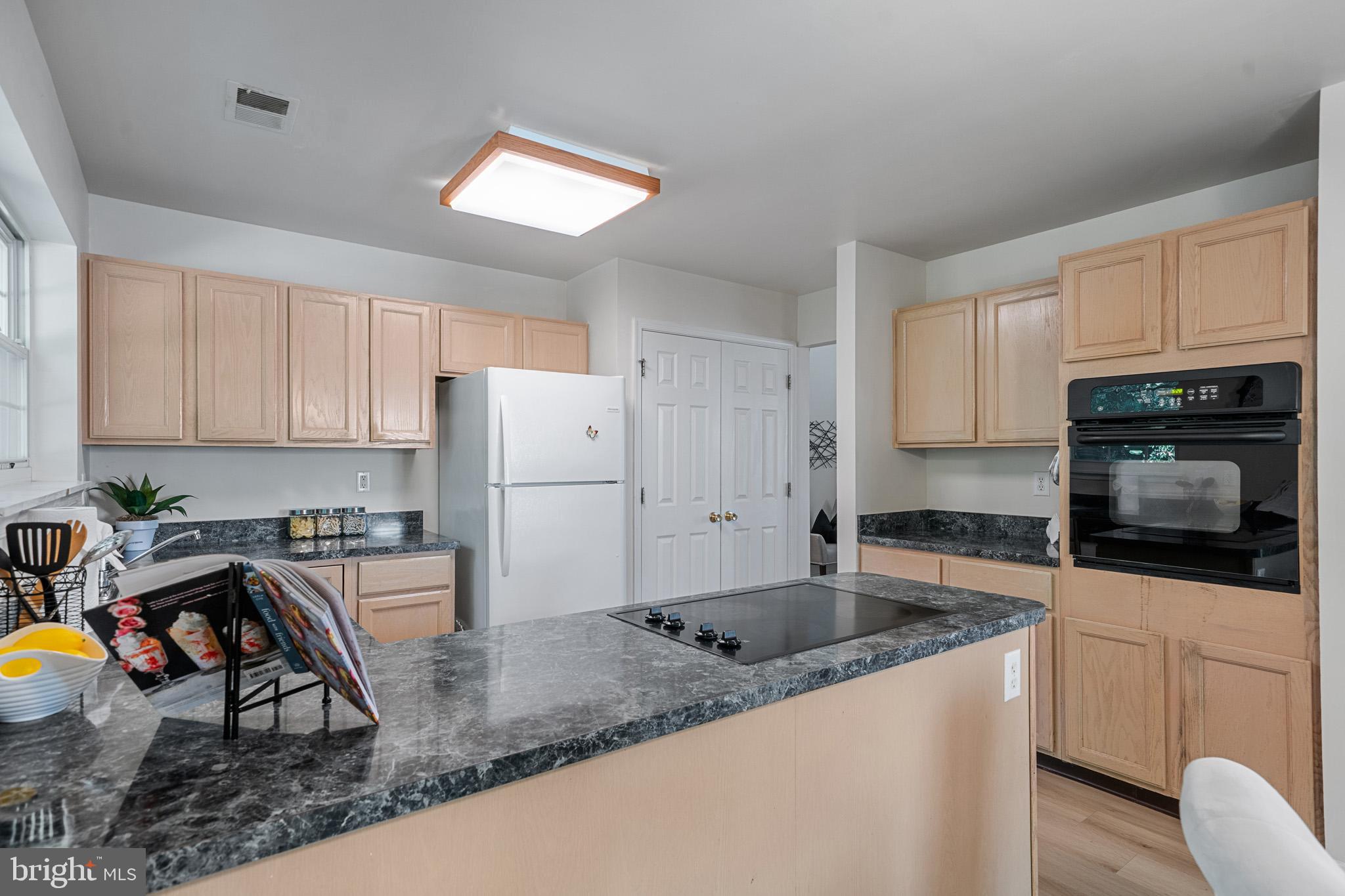 ROLLING MEADOWS - Residential