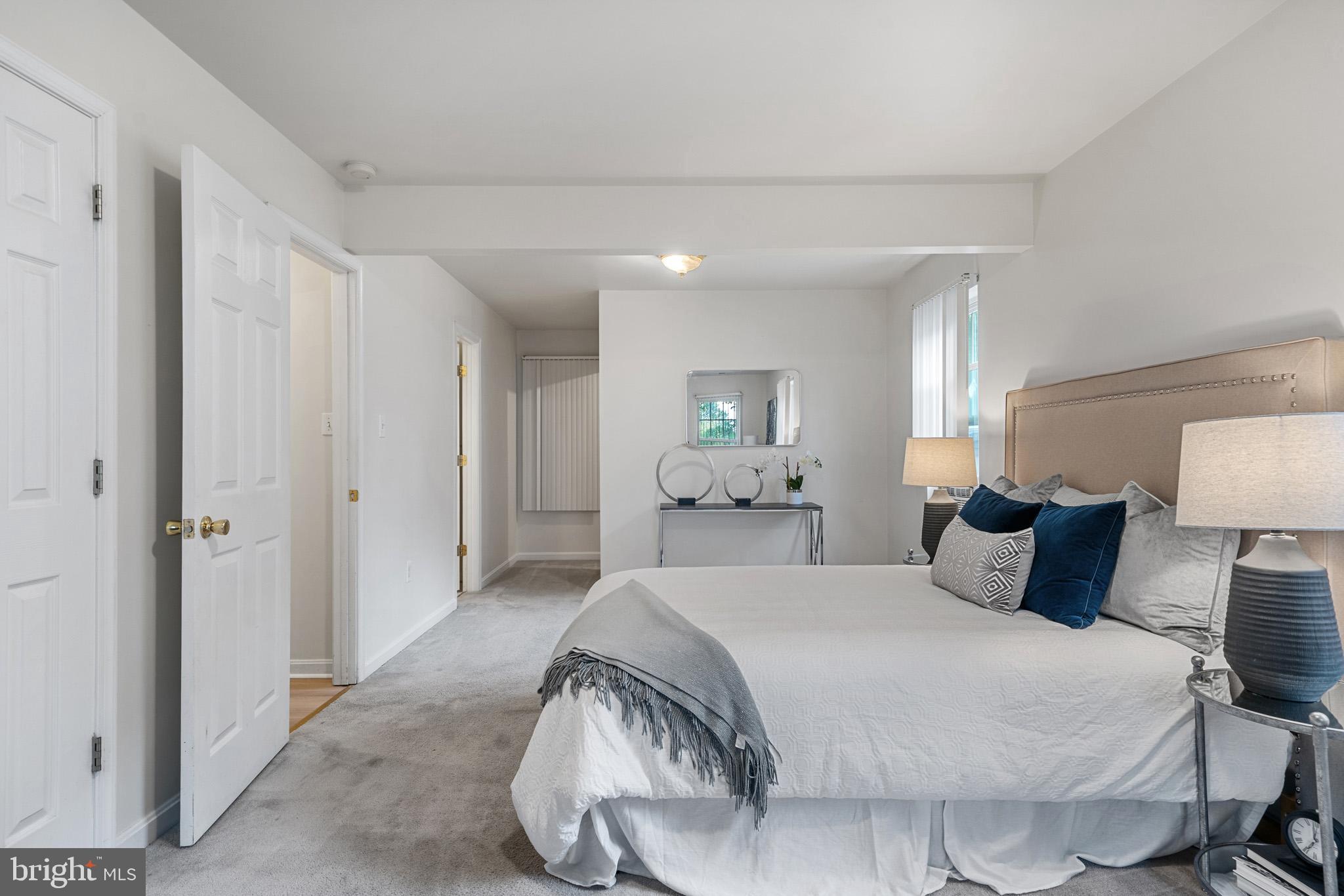 ROLLING MEADOWS - Residential