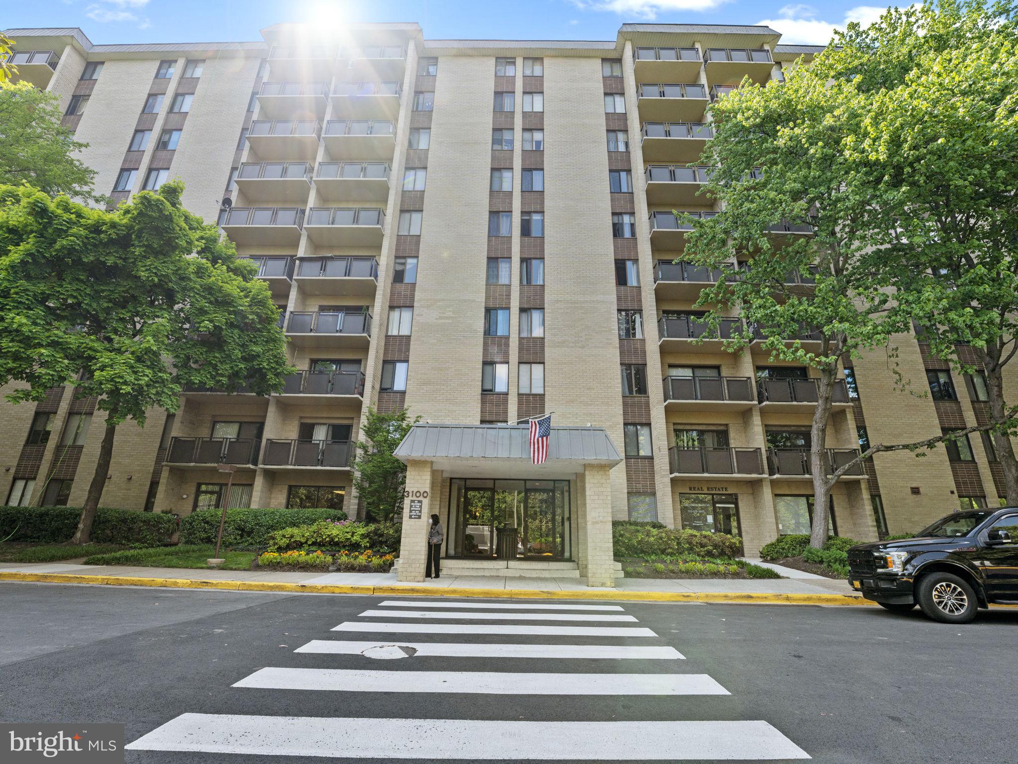 This well-maintained 1-bedroom, 1-bathroom condo with an updated kitchen in Woodlake Towers boasts a prime location between Arlington Boulevard (Rt. 50) and Leesburg Pike (Rt. 7), just 6 miles from Washington, D.C. It provides excellent access to nearby amenities, including shopping centers, grocery stores, and restaurants within half a mile, and is conveniently close to 7-Corners and Bailey's Crossroads.
Woodlake Towers residents enjoy a variety of amenities, such as an outdoor swimming pool, fitness center, and a library with Wi-Fi. The complex is secure, featuring locked entrances accessible only by electronic fobs, while an on-site management office ensures smooth operations and assistance. This condo offers a comfortable living environment paired with easy access to urban conveniences, making it perfect for those seeking a blend of tranquility and convenience.