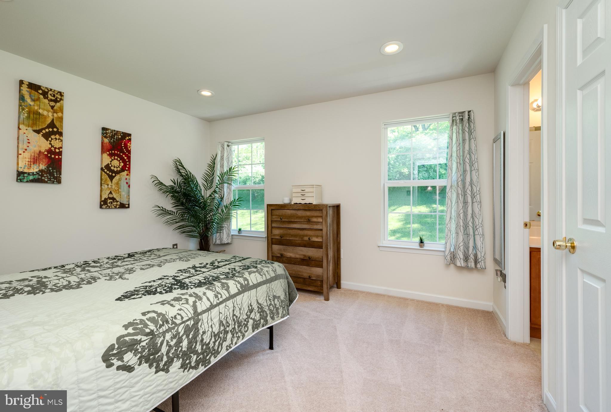 DEERFIELD VILLAGE - Residential Lease