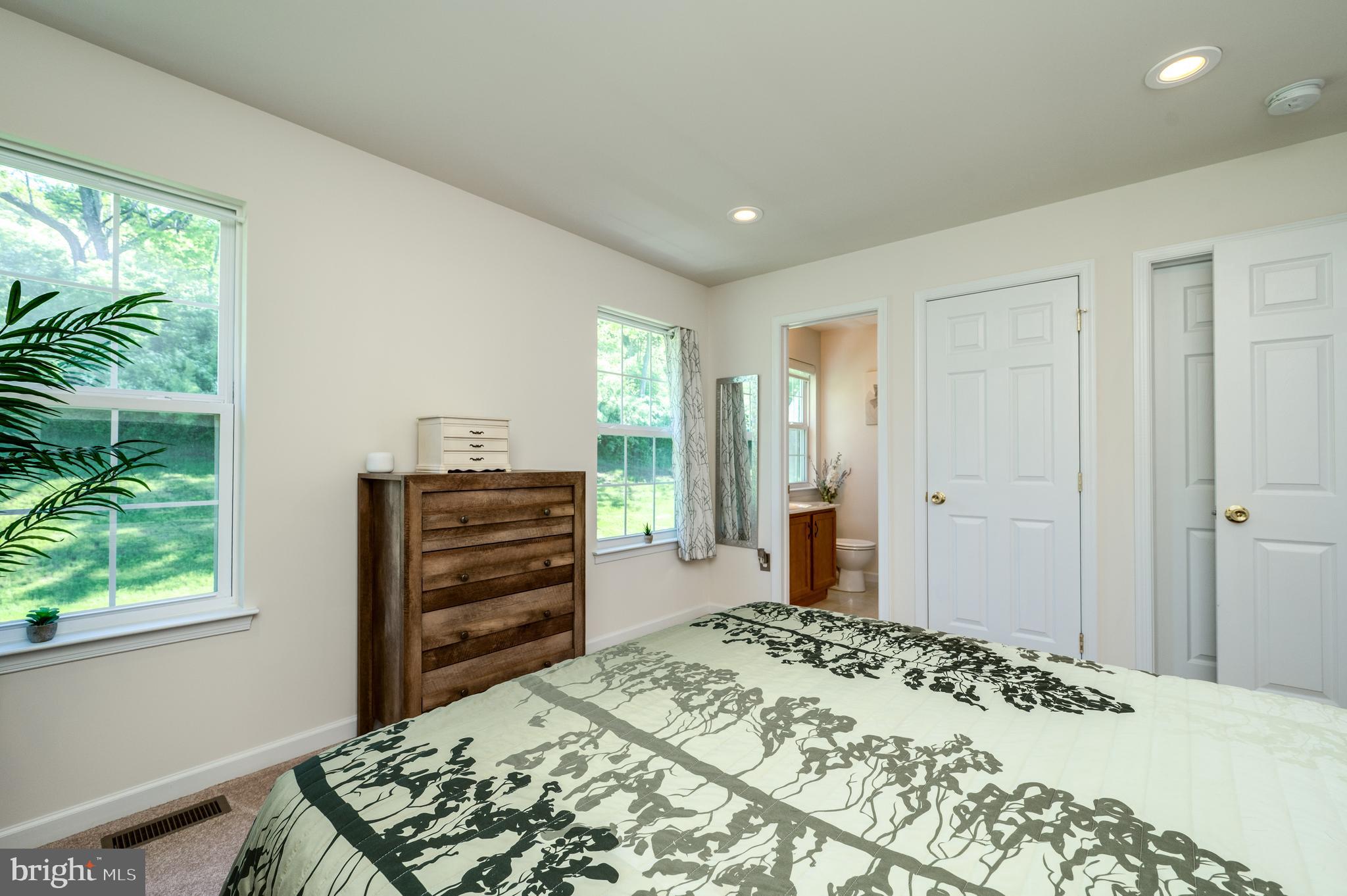 DEERFIELD VILLAGE - Residential Lease