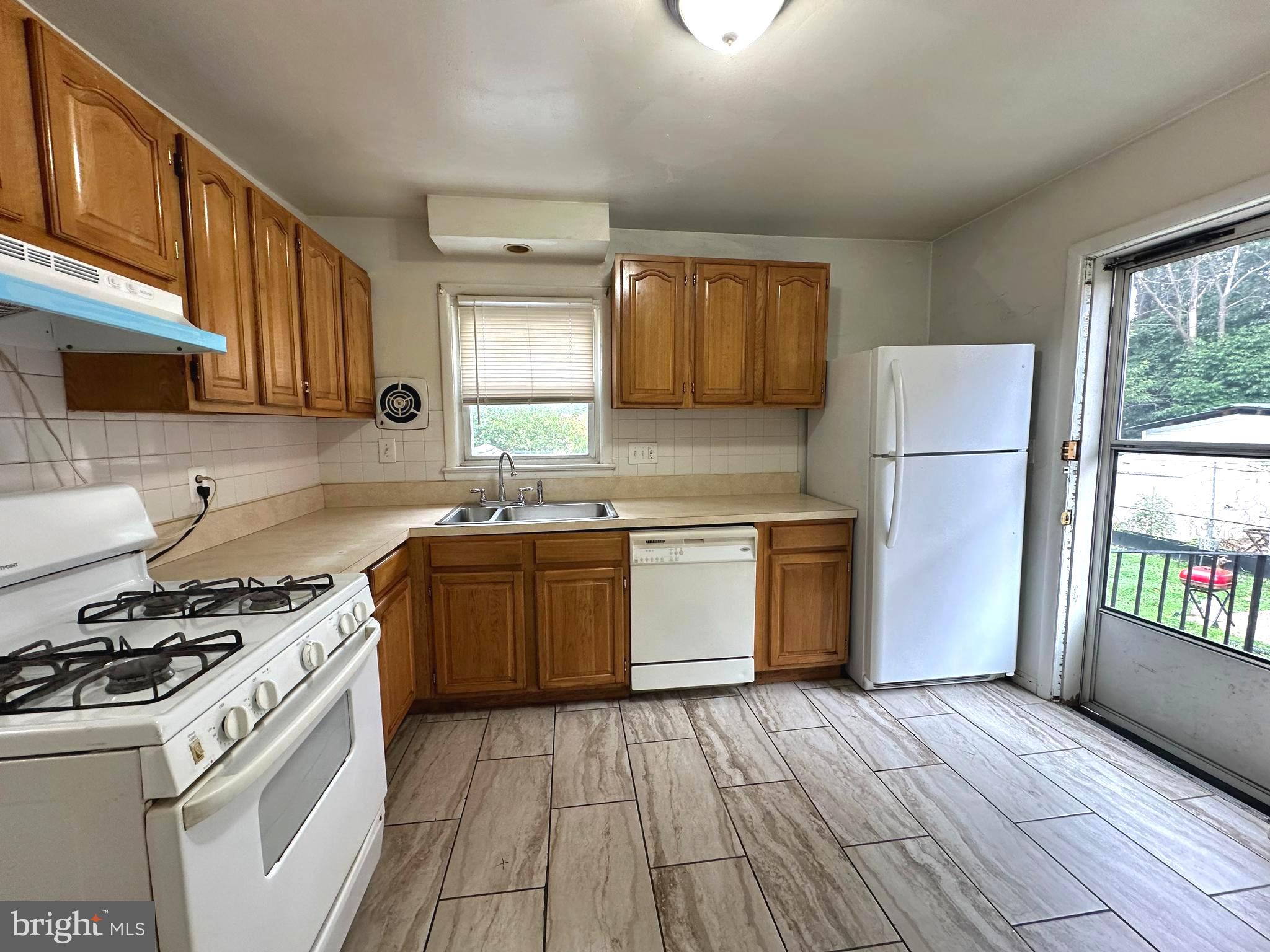 NEW HAMPSHIRE ESTATES - Residential