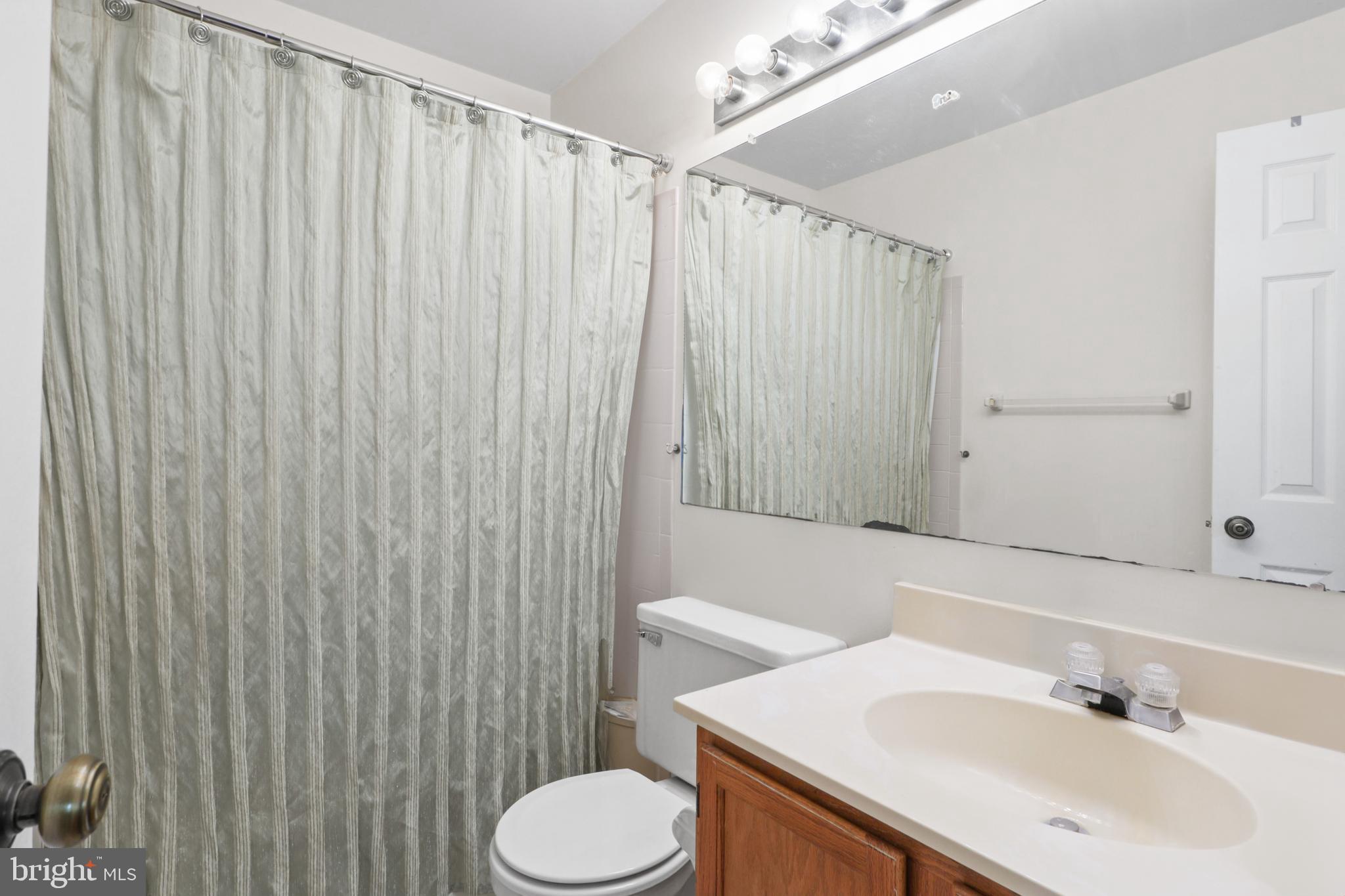 HAMPTON HOUSE - Residential Lease