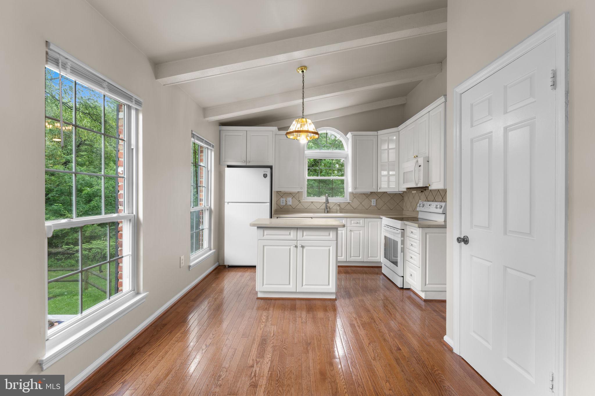 LAKE RIDGE - Residential