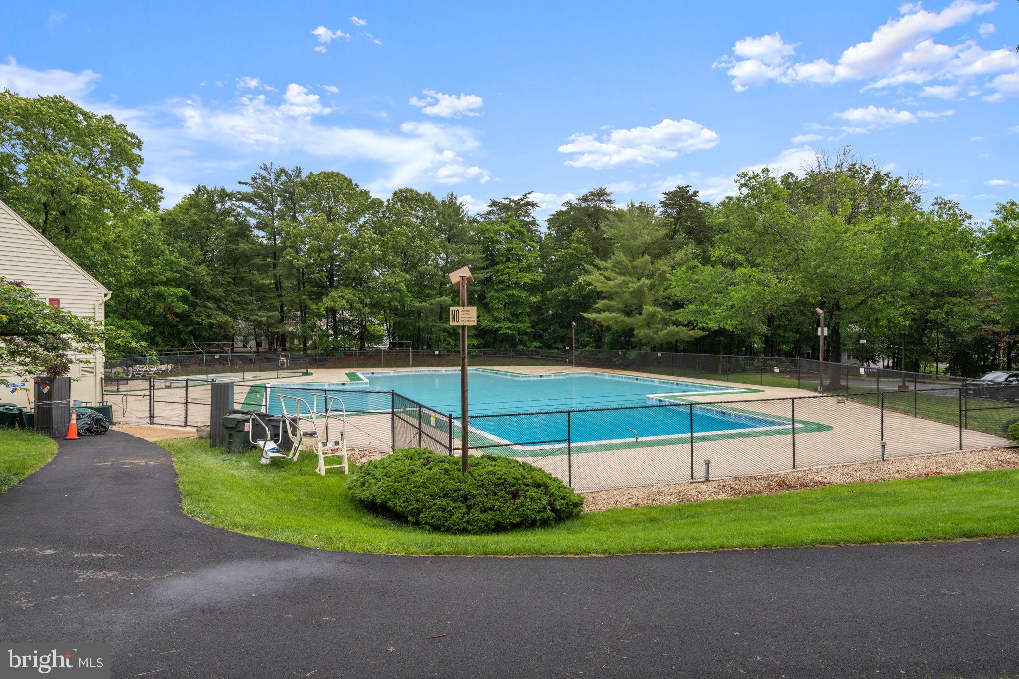 LAKE RIDGE - Residential