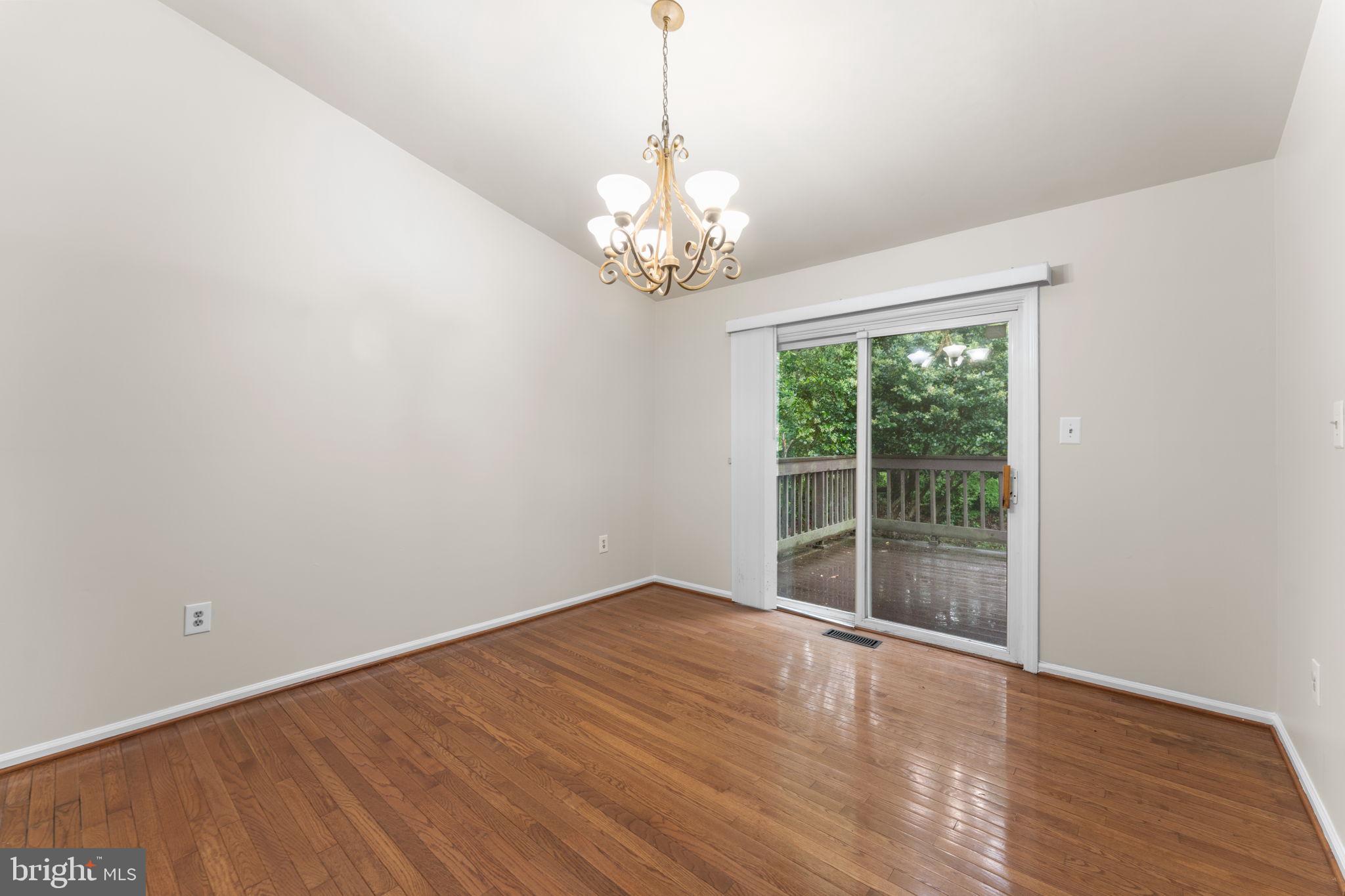 LAKE RIDGE - Residential