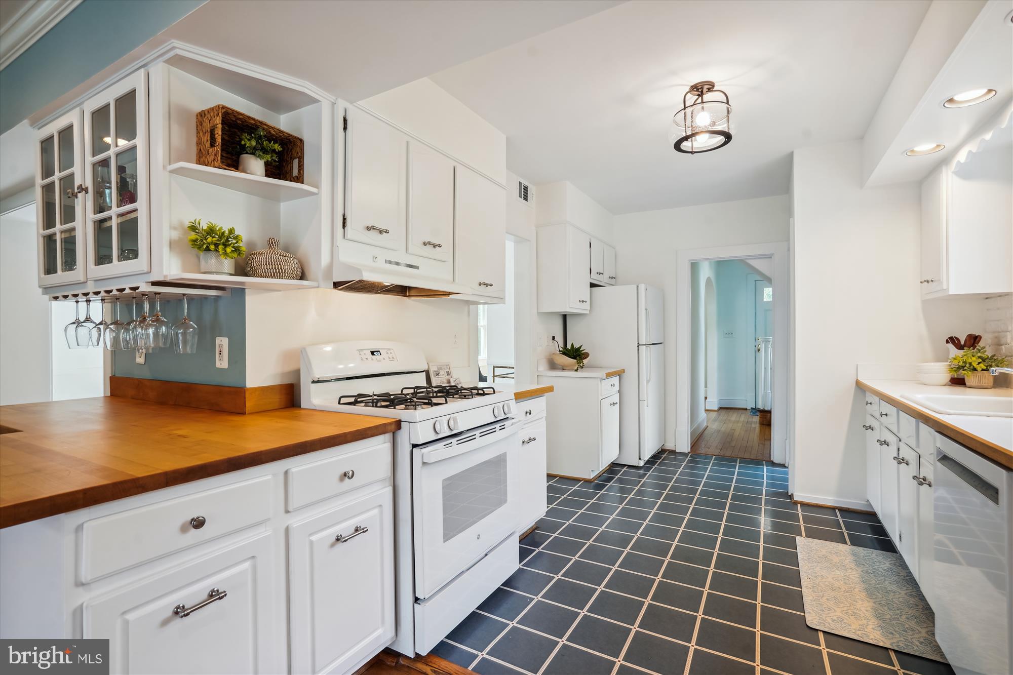 WAVERLY HILLS - Residential