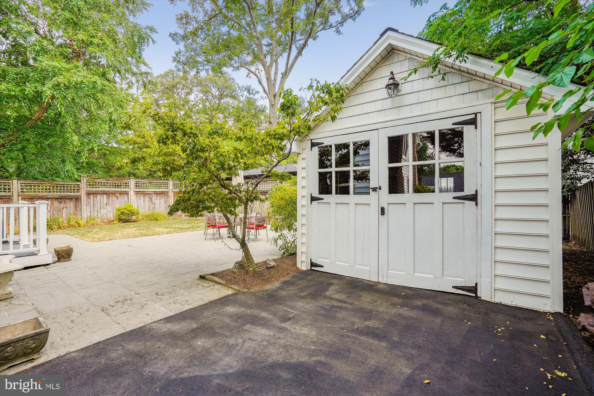 WAVERLY HILLS - Residential
