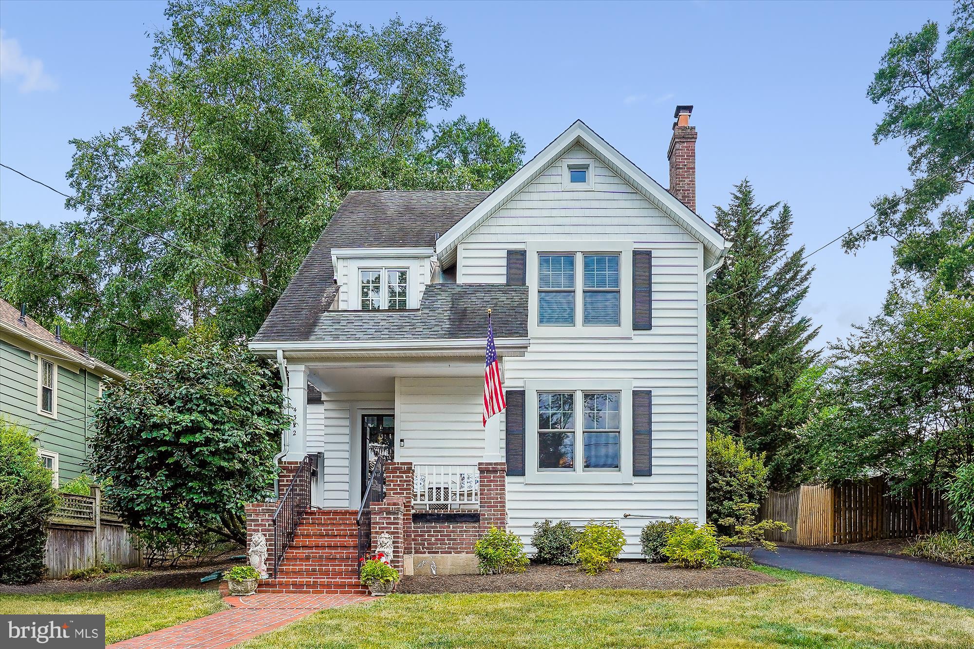 WAVERLY HILLS - Residential