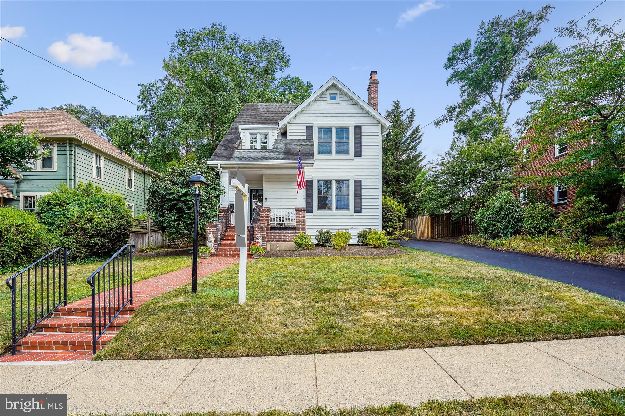 WAVERLY HILLS - Residential