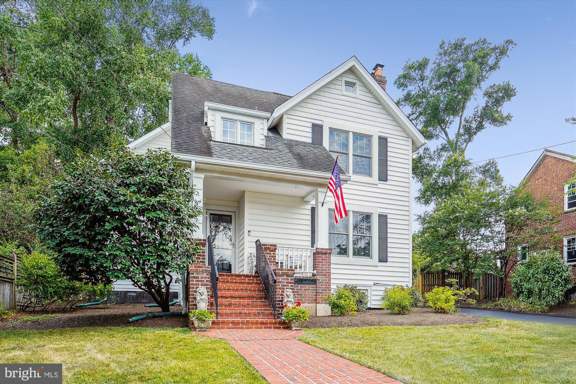 WAVERLY HILLS - Residential